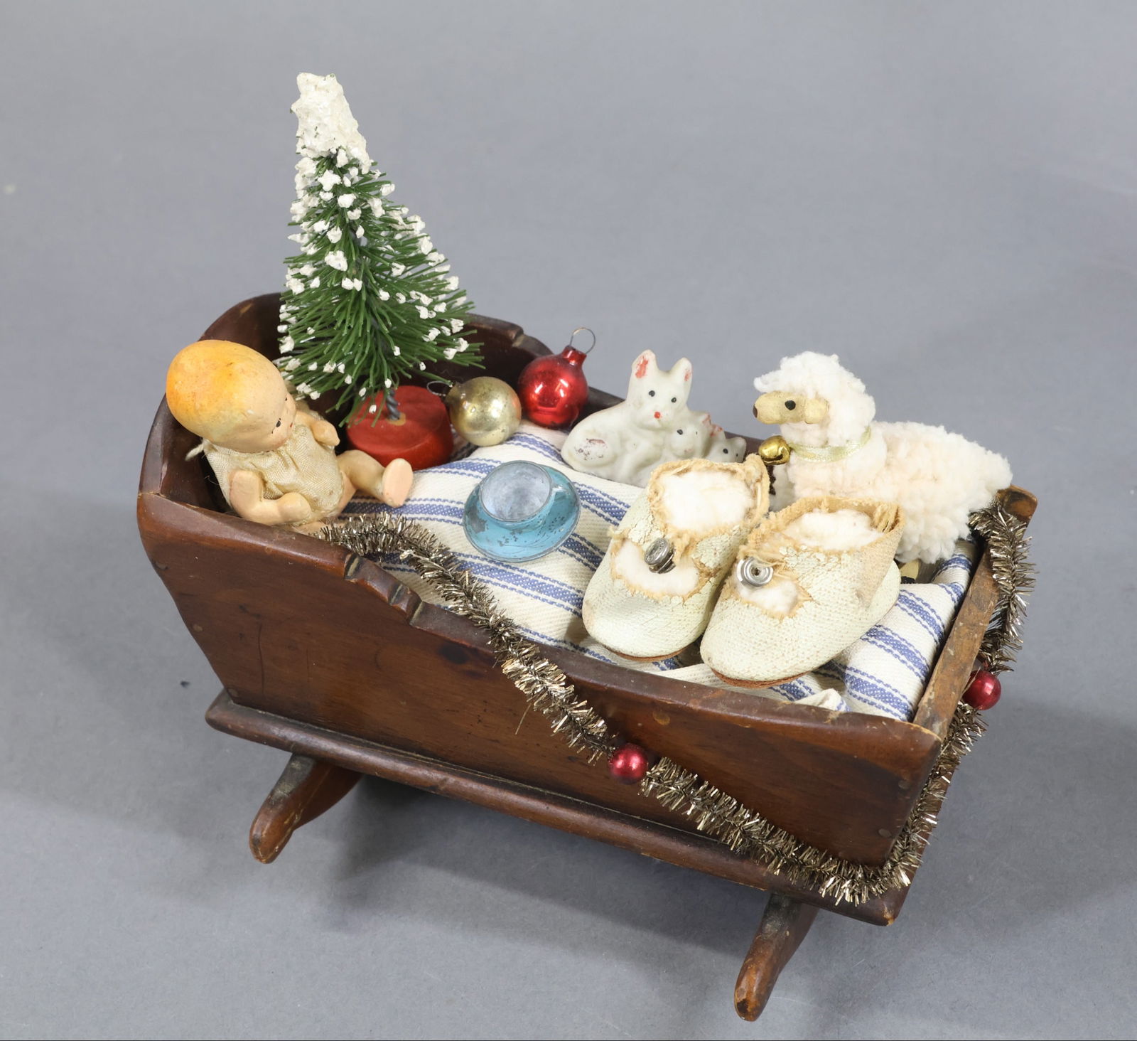 HOLIDAY/NOVELTIES. - 2