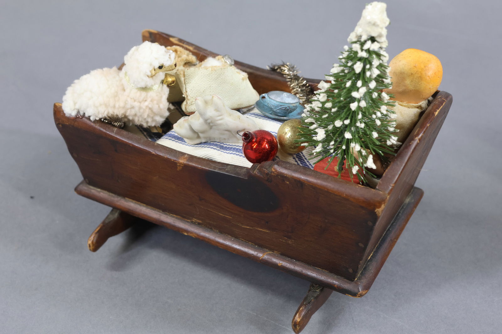 HOLIDAY/NOVELTIES. - 5