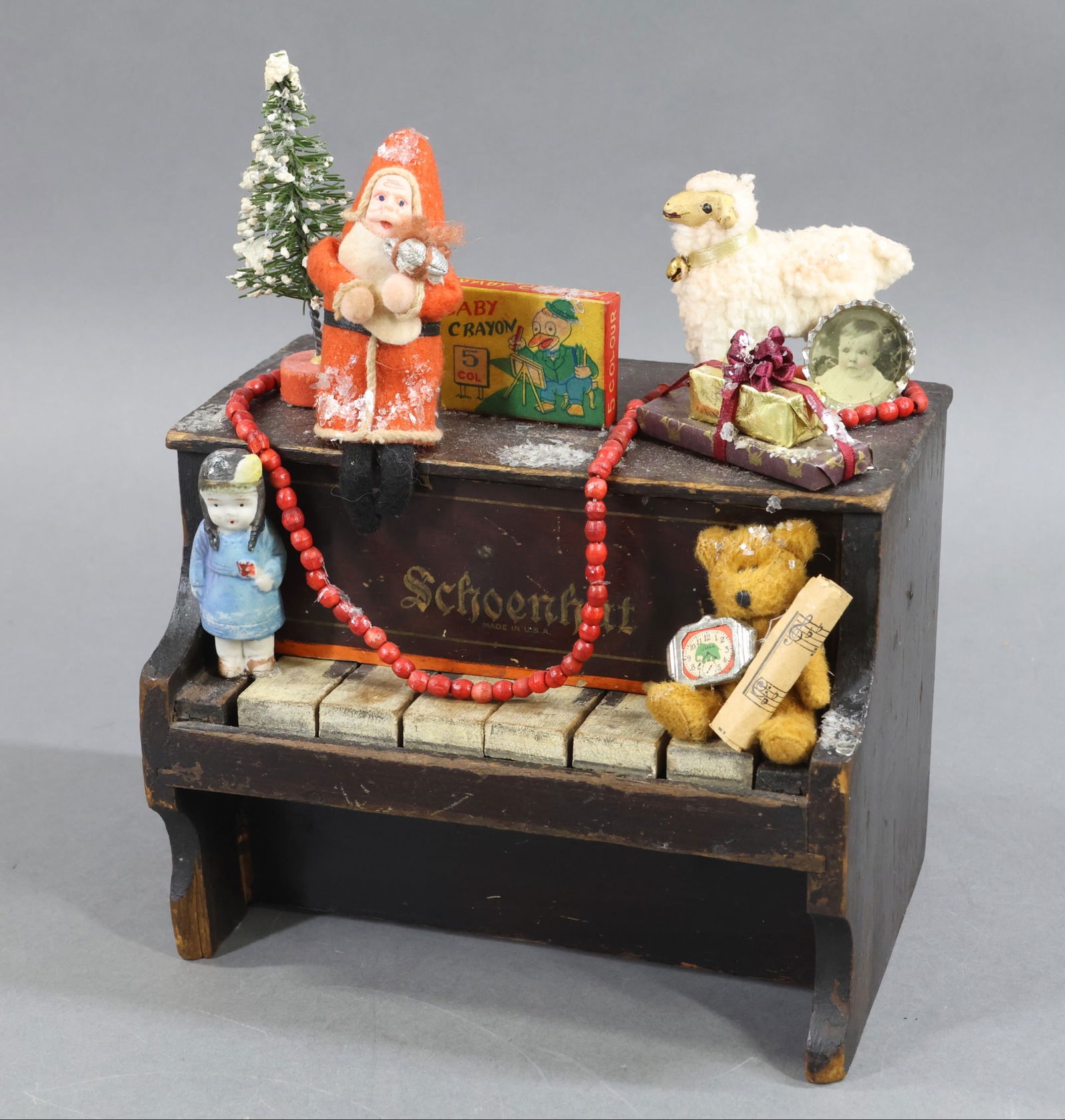 HOLIDAY/NOVELTIES. - 6