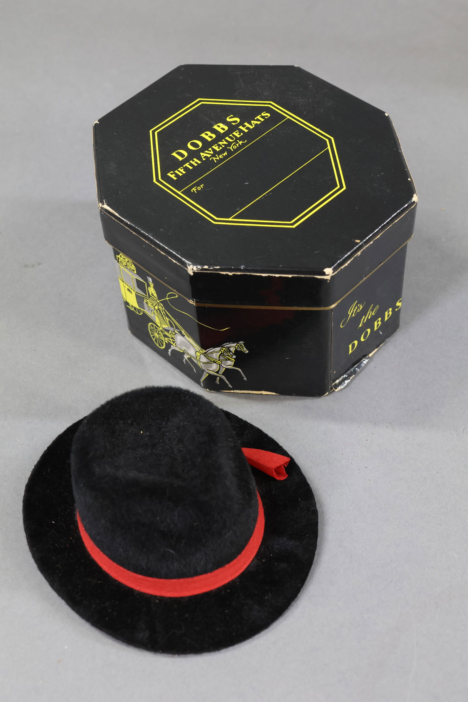 HOLIDAY/NOVELTIES. - 4