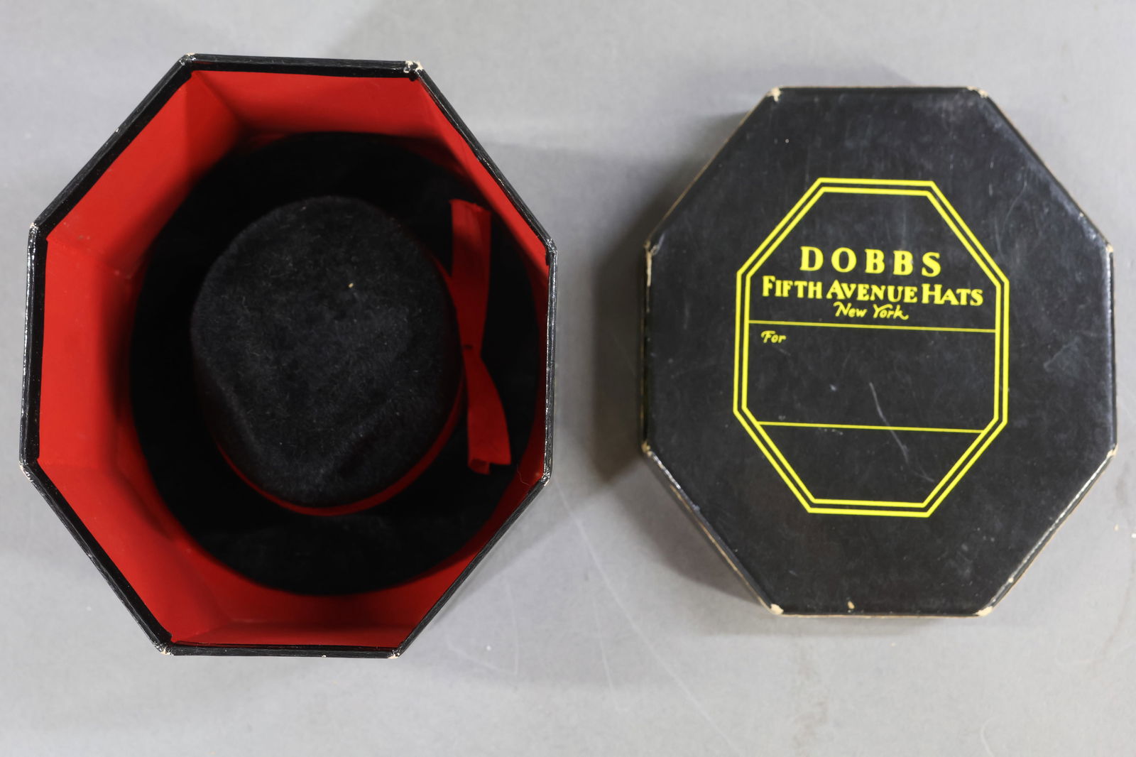 HOLIDAY/NOVELTIES. - 5