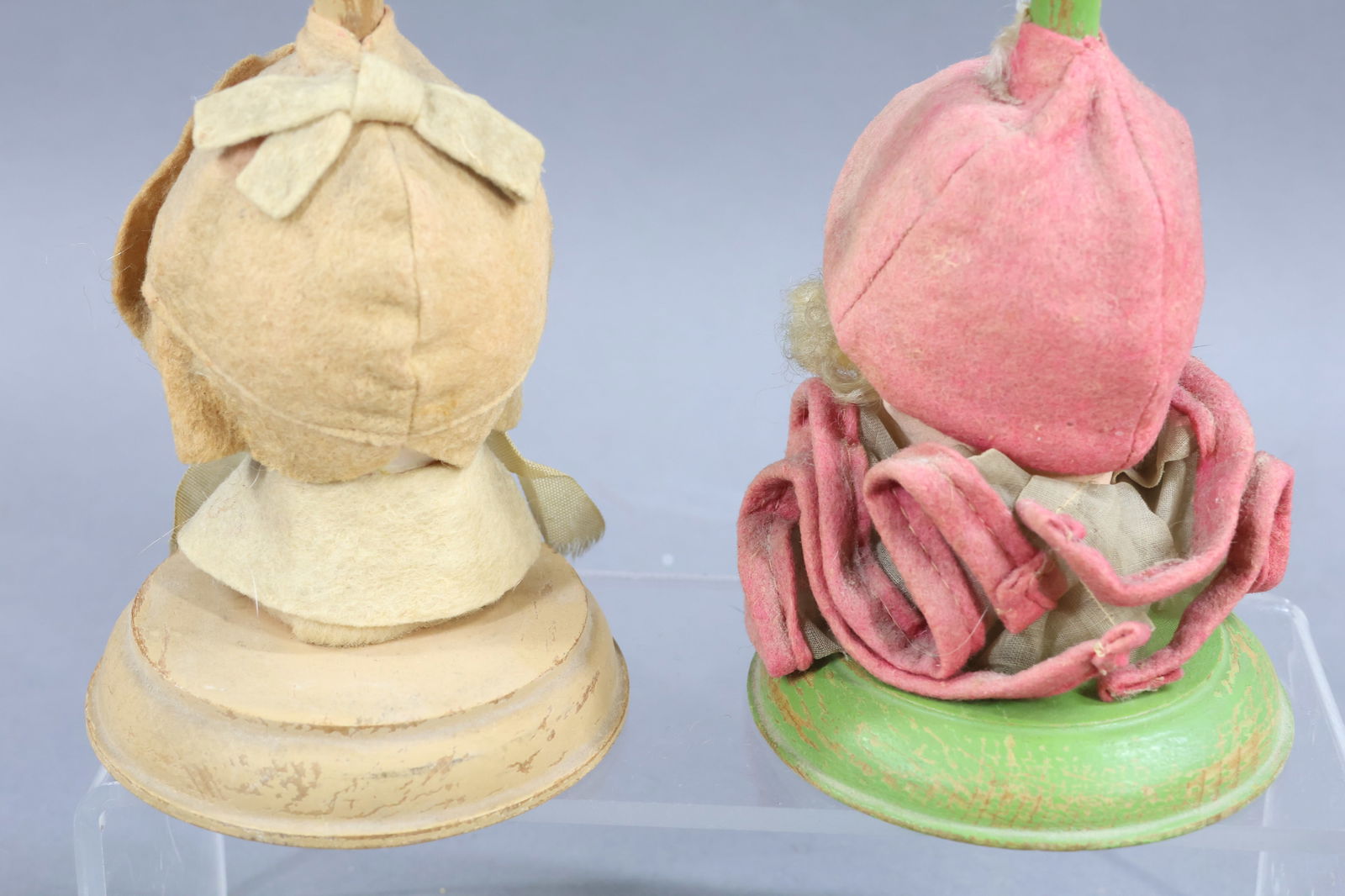 HOLIDAY/NOVELTIES. - 9