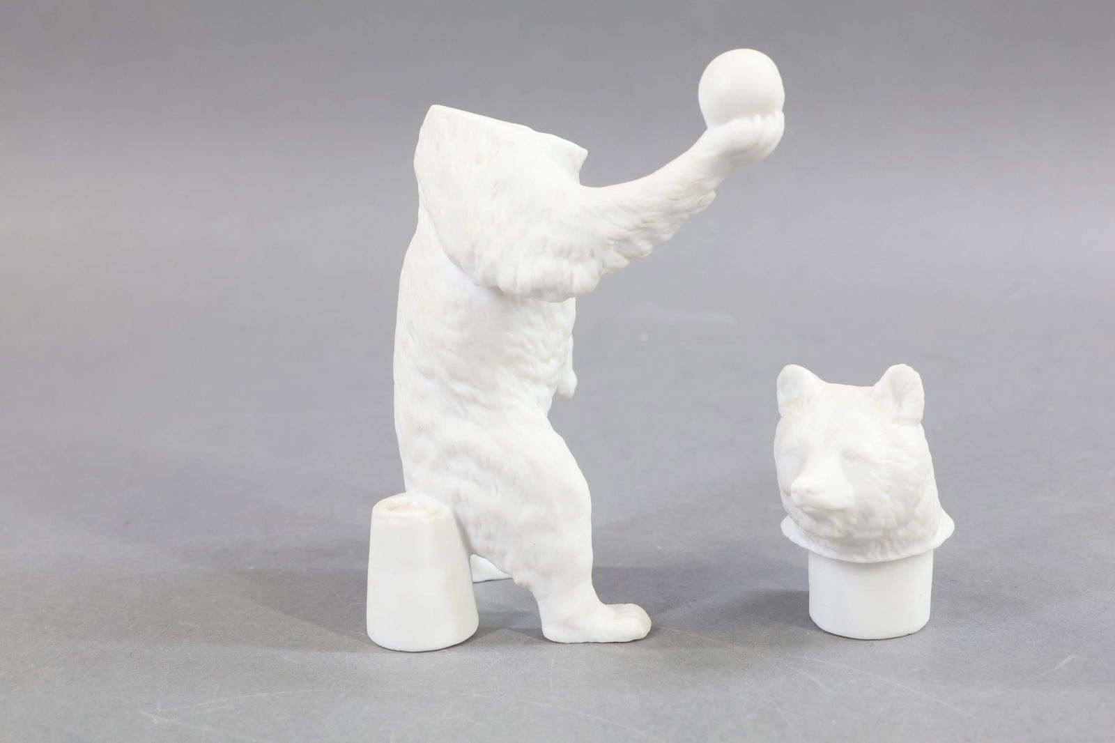 HOLIDAY/NOVELTIES. - 9