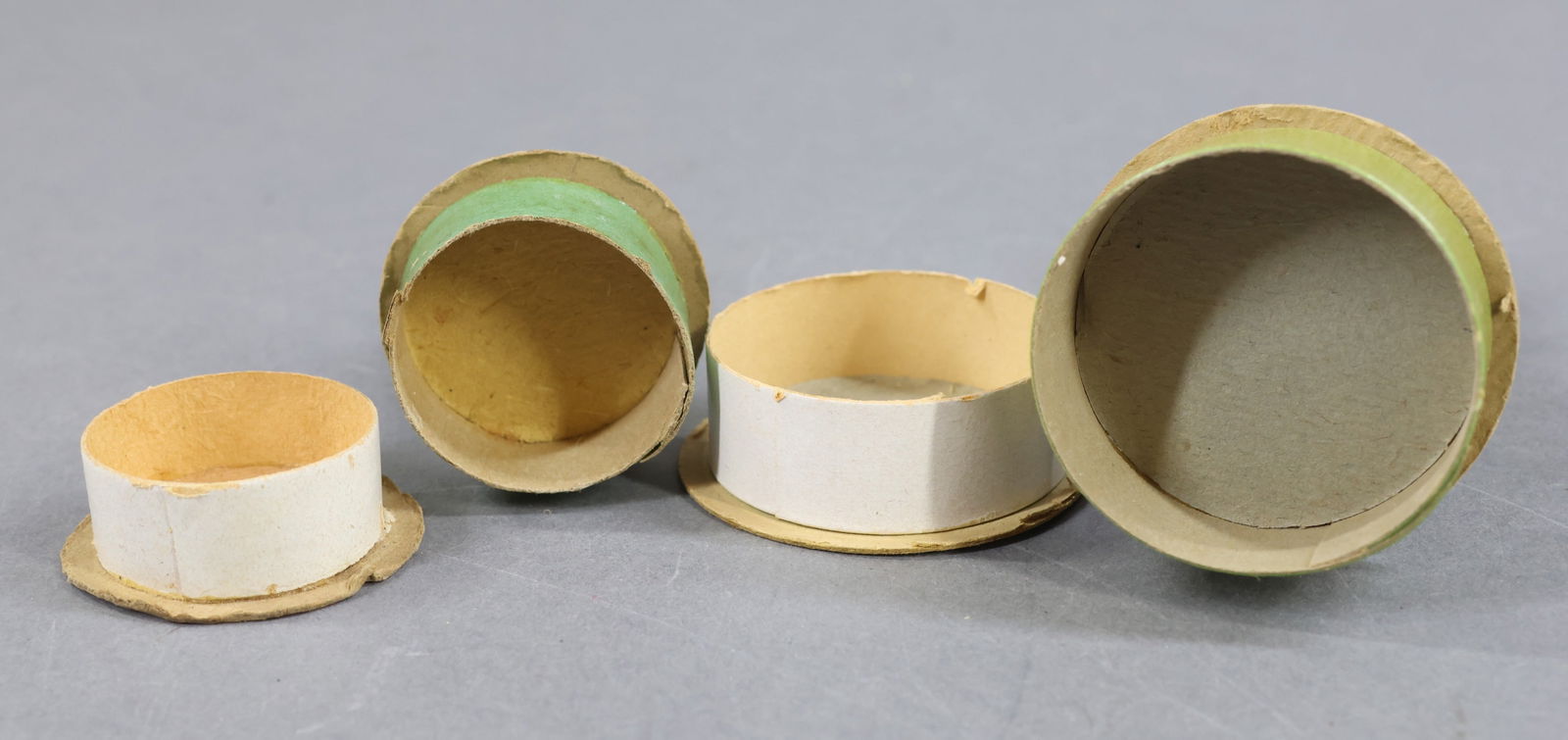 HOLIDAY/NOVELTIES. - 9