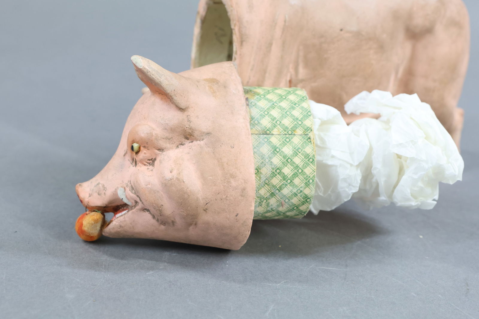 HOLIDAY/NOVELTIES. - 3