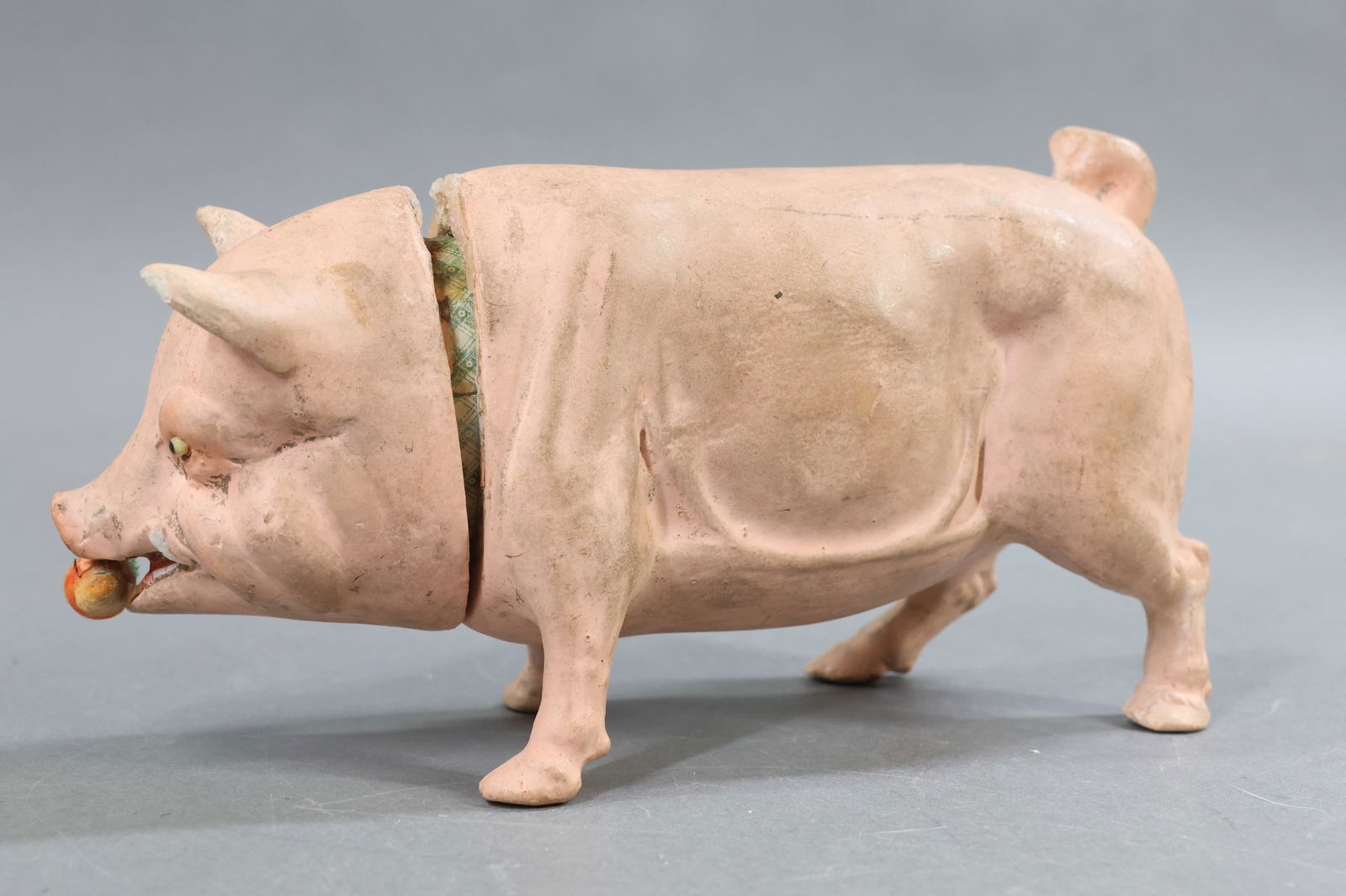 HOLIDAY/NOVELTIES. - 5