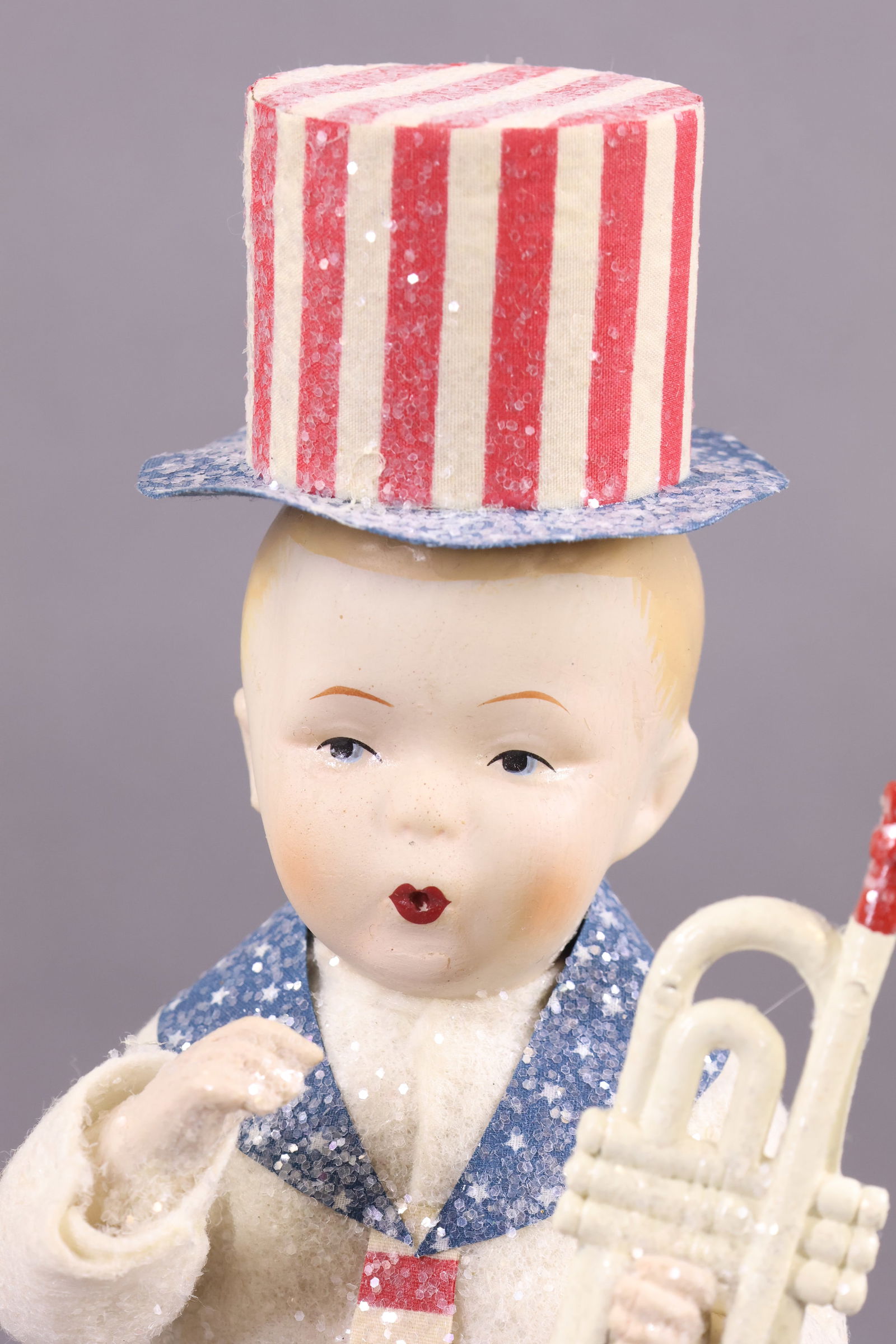 HOLIDAY/NOVELTIES. - 11