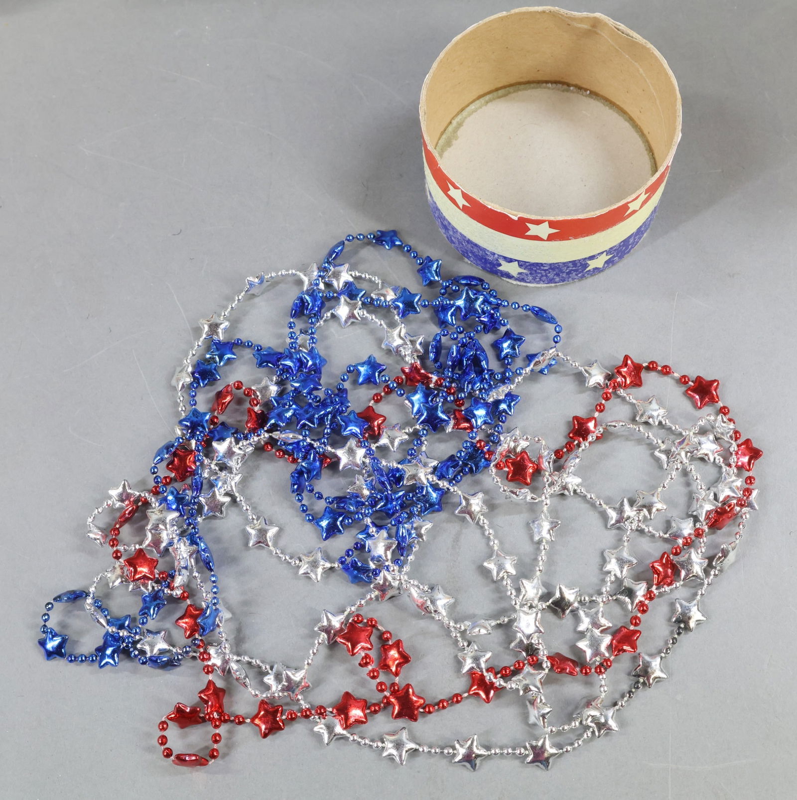 HOLIDAY/NOVELTIES. - 2