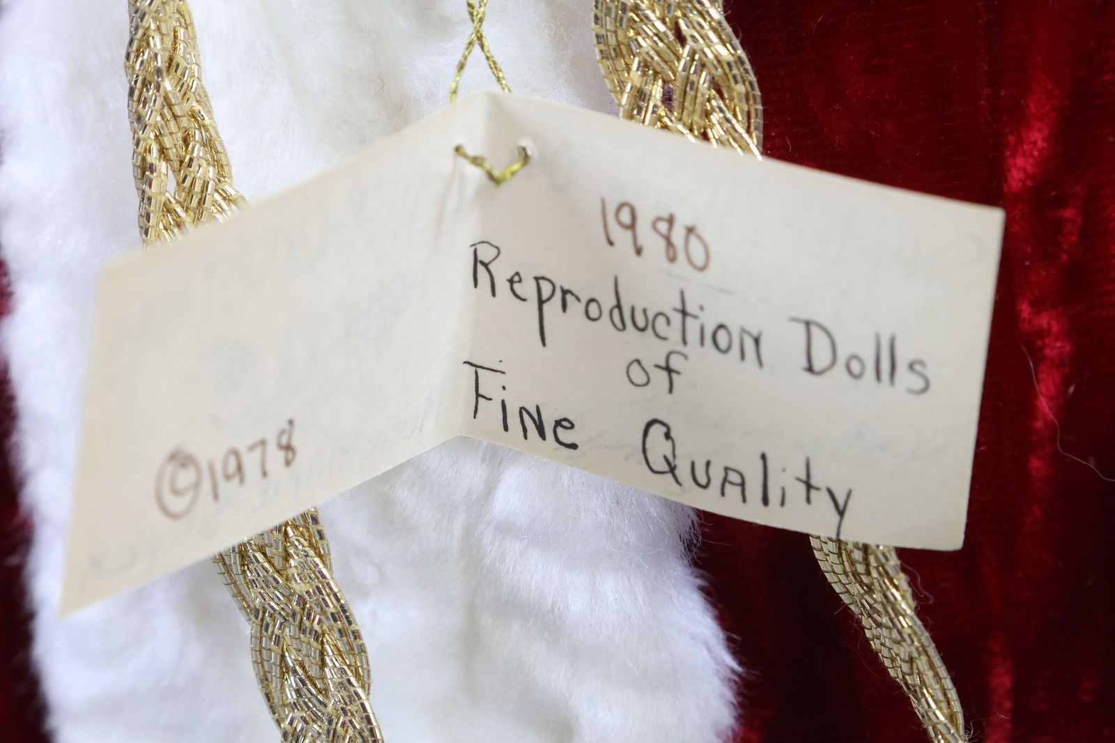 HOLIDAY/NOVELTIES. - 7