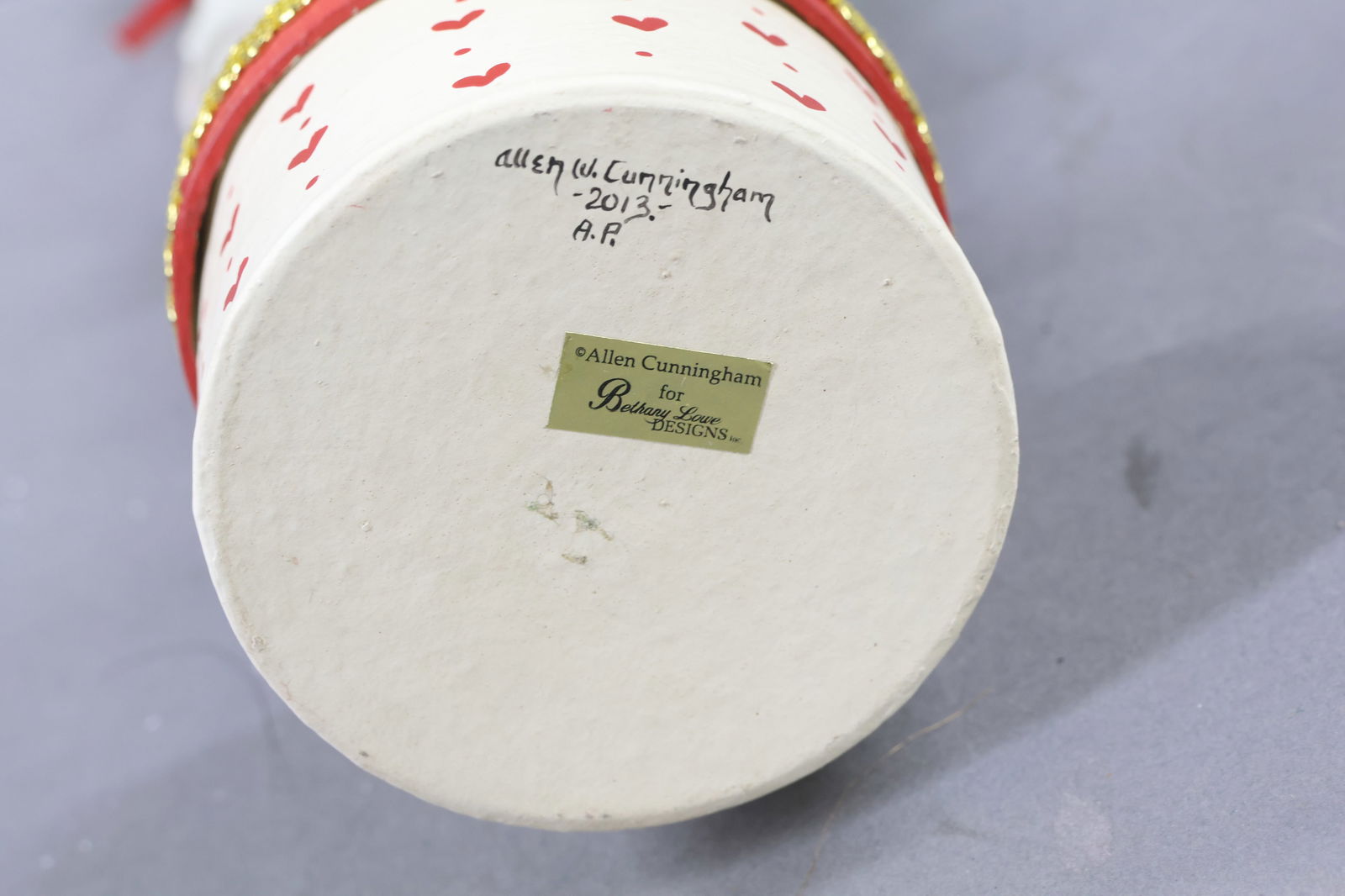 HOLIDAY/NOVELTIES. - 15