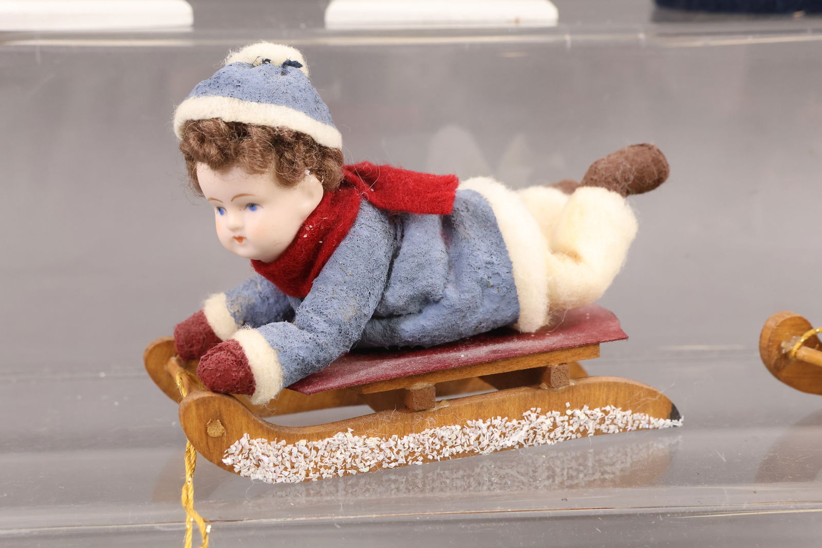 HOLIDAY/NOVELTIES. - 5