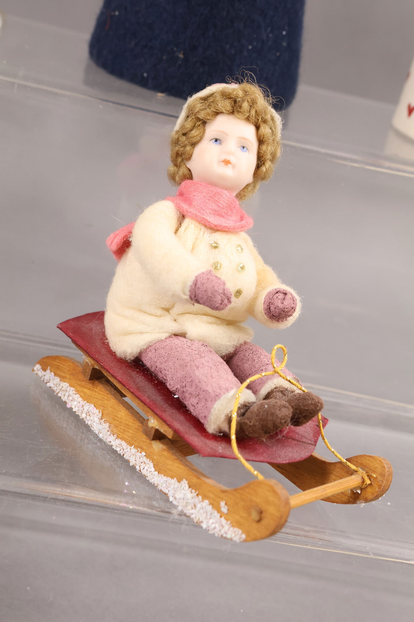 HOLIDAY/NOVELTIES. - 6