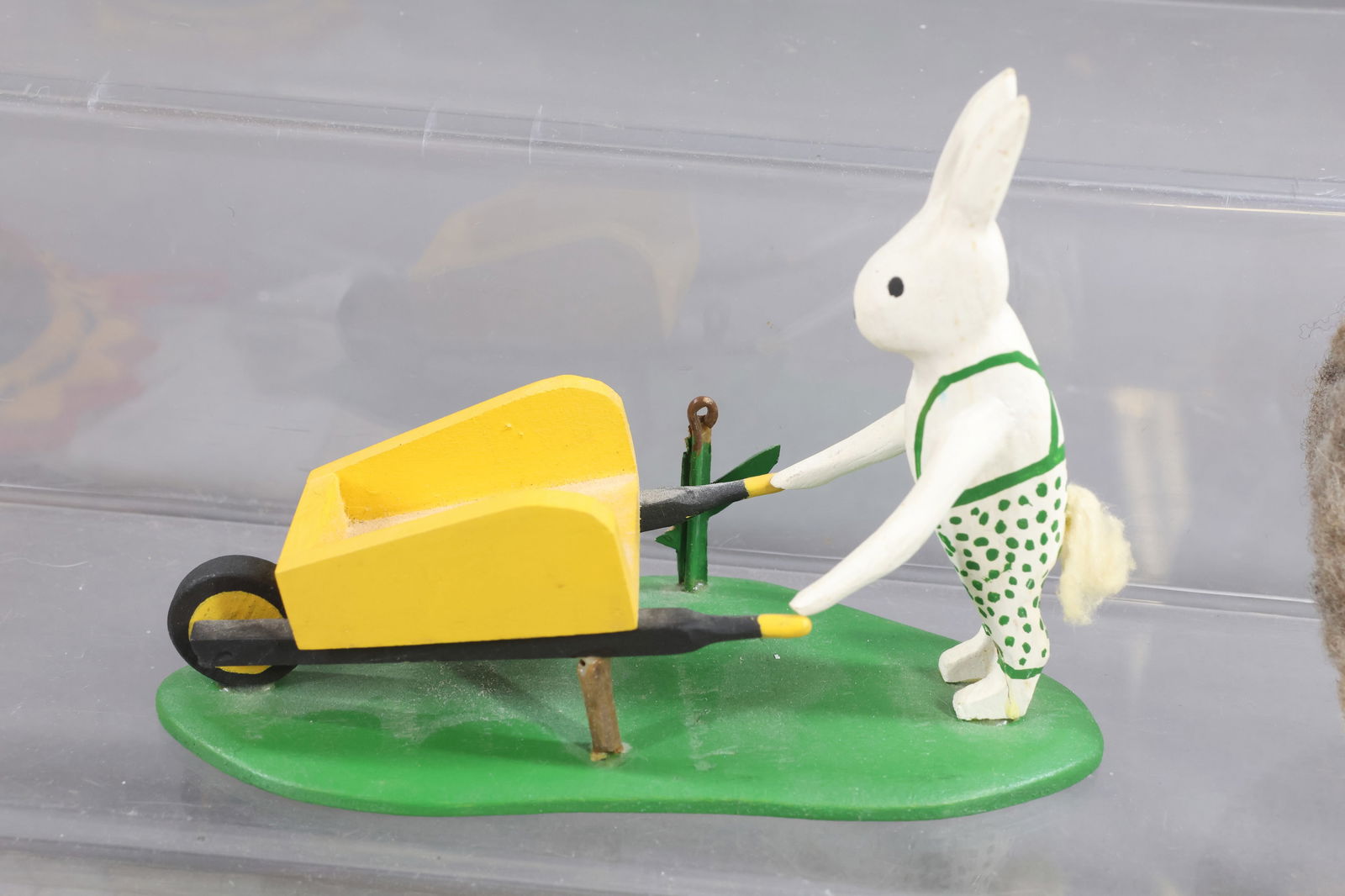 HOLIDAY/NOVELTIES. - 11