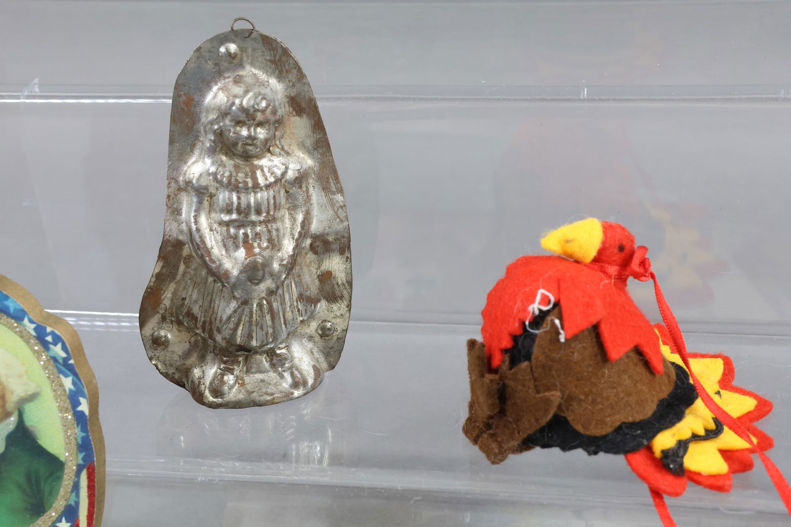 HOLIDAY/NOVELTIES. - 12