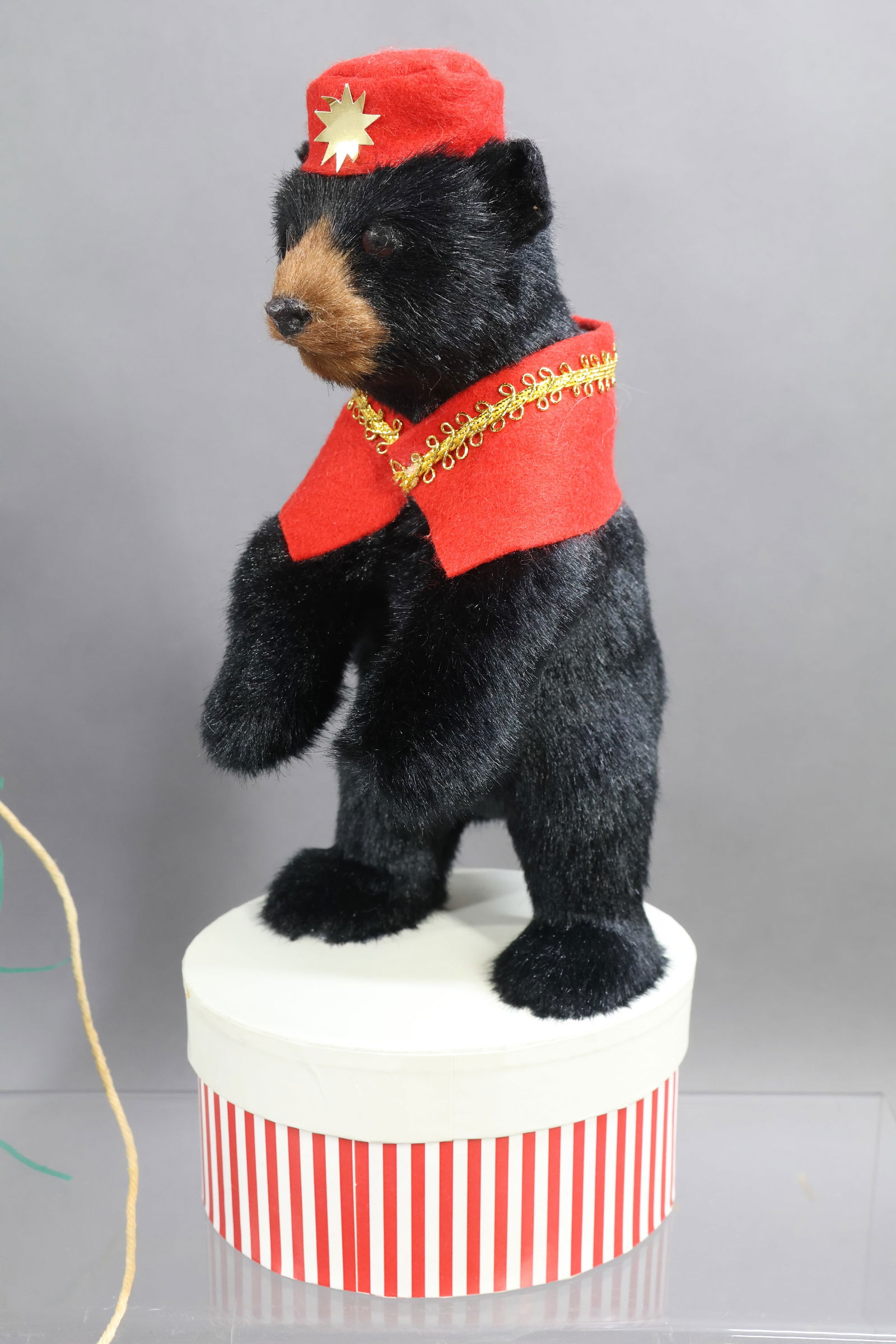 HOLIDAY/NOVELTIES. - 2