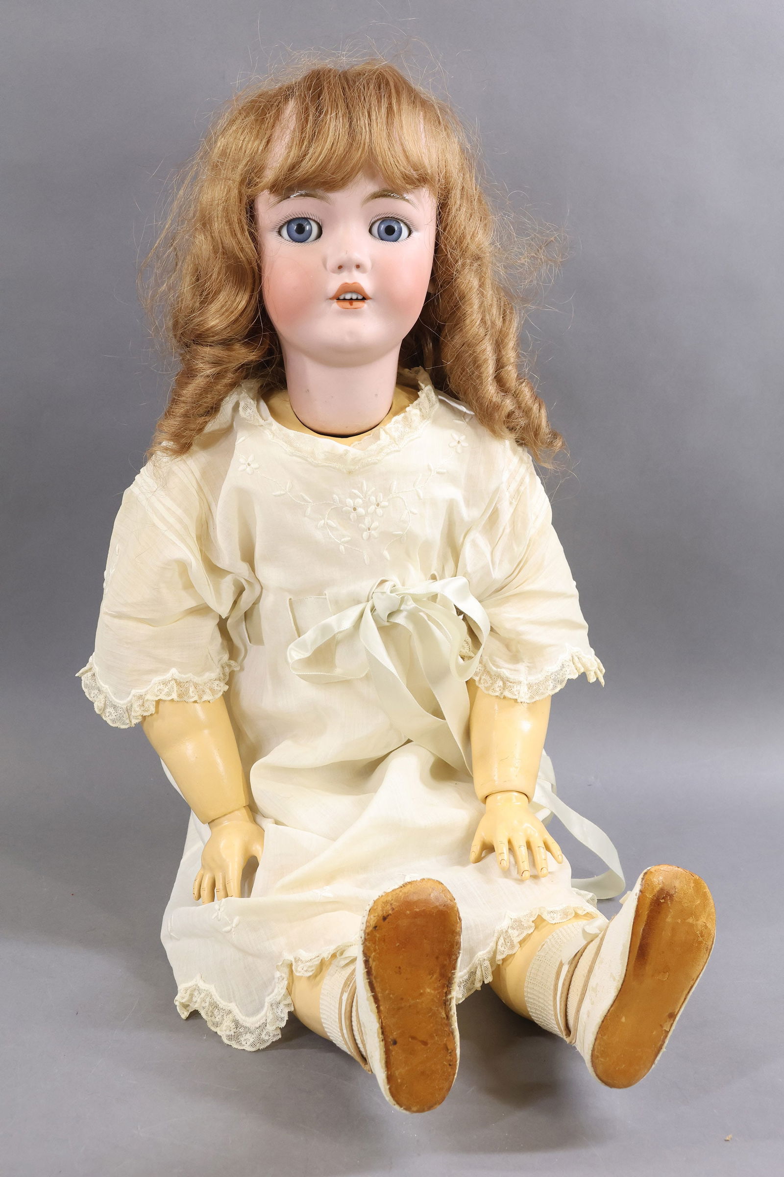 GERMAN BISQUE DOLLS. (1 of 10)