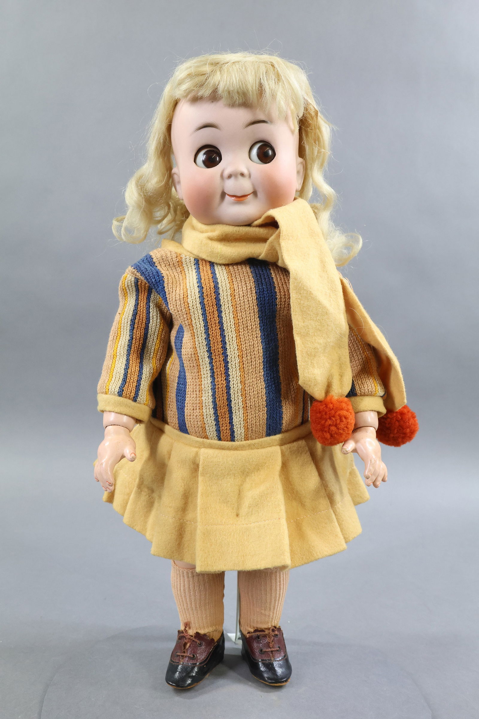 BISQUE GOOGLY EYE DOLLS. (1 of 7)