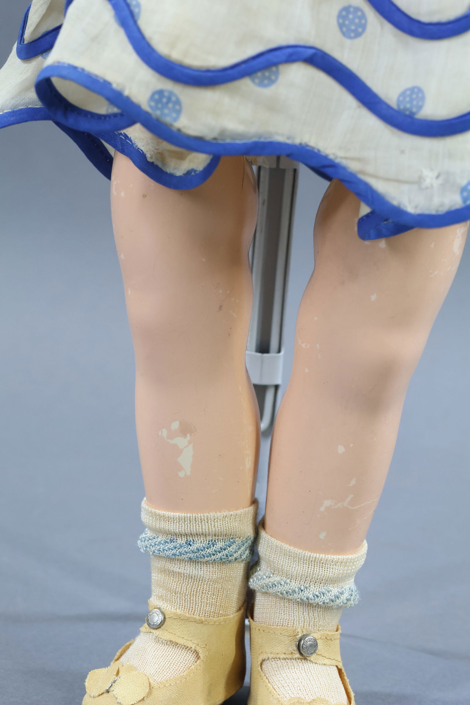 COMPOSITION DOLLS. - 12