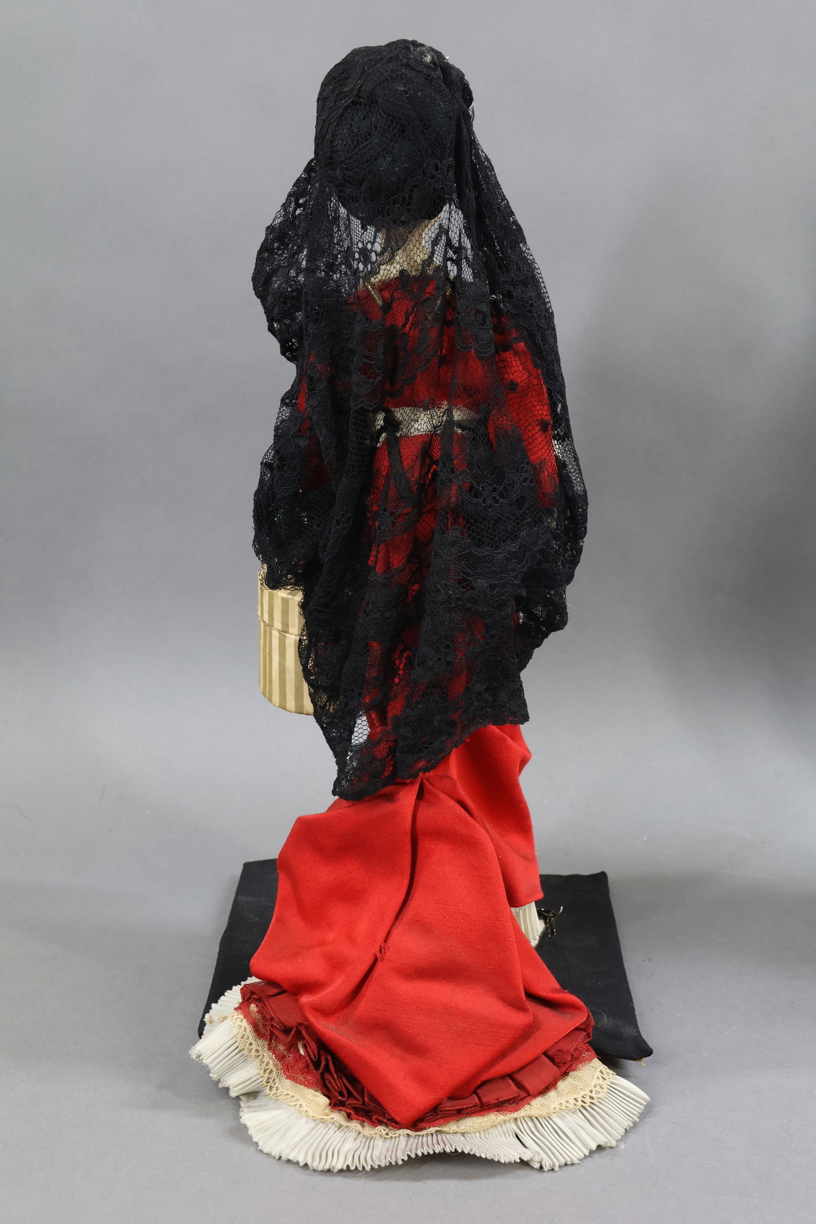 PAPIER MACHE/COMPOSITE DOLLS. - 8