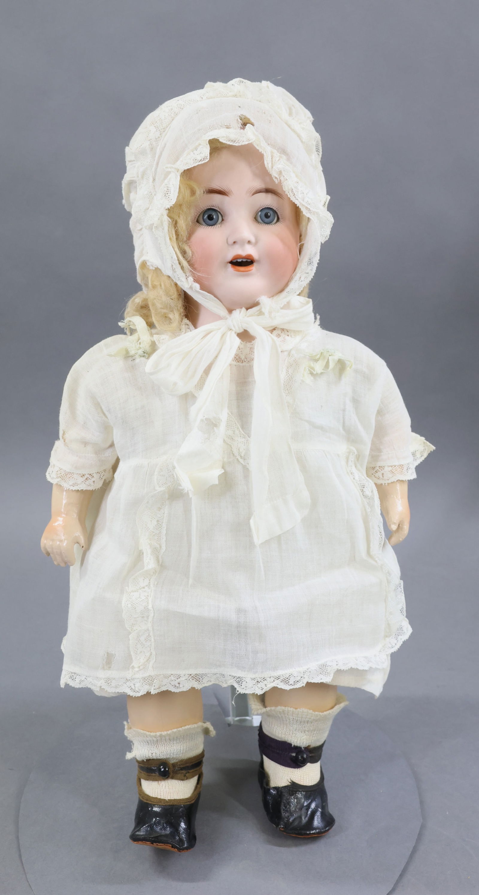 GERMAN BISQUE DOLLS. - 2