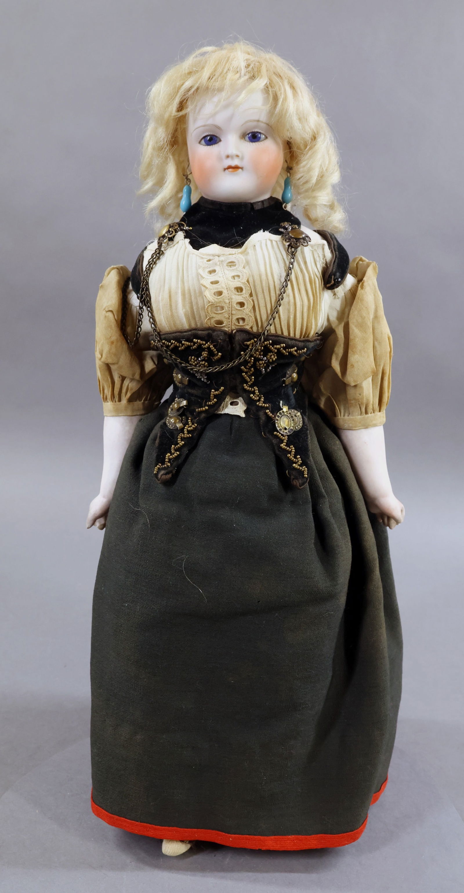 GERMAN BISQUE DOLLS - CLOSED MOUTH. (1 of 6)