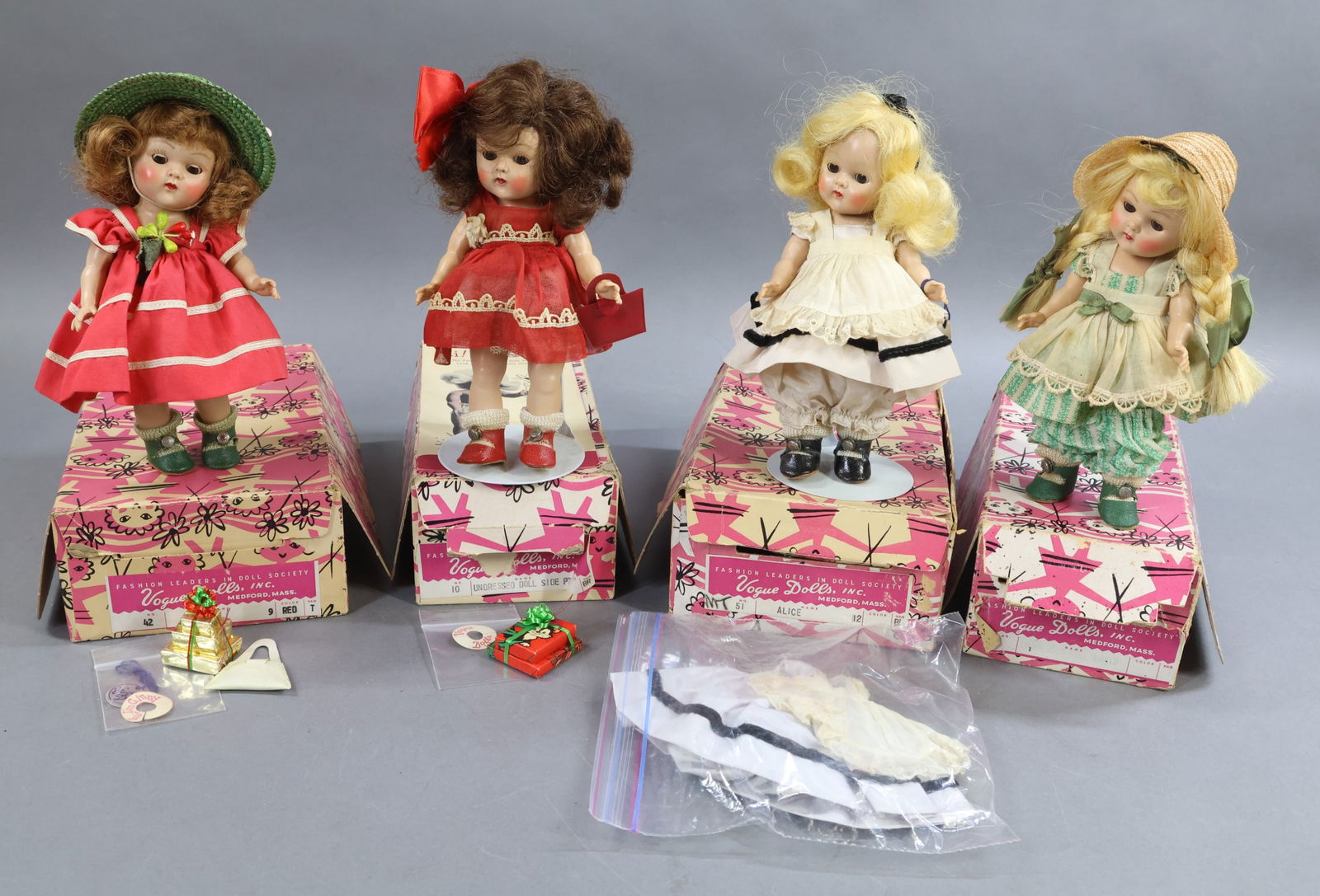 1950's-1960's DOLLS. (1 of 13)