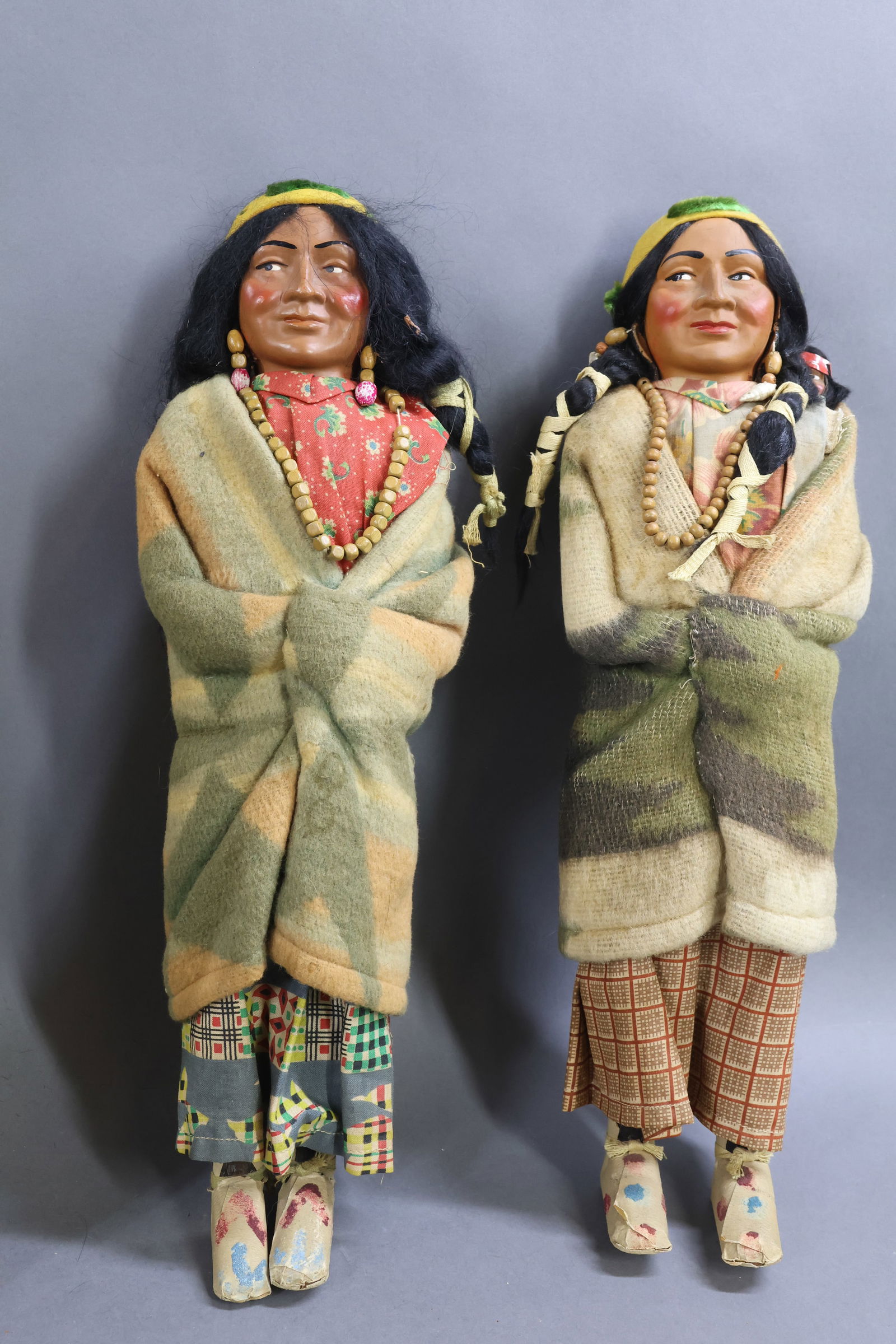 NATIVE AMERICAN DOLLS. - 2