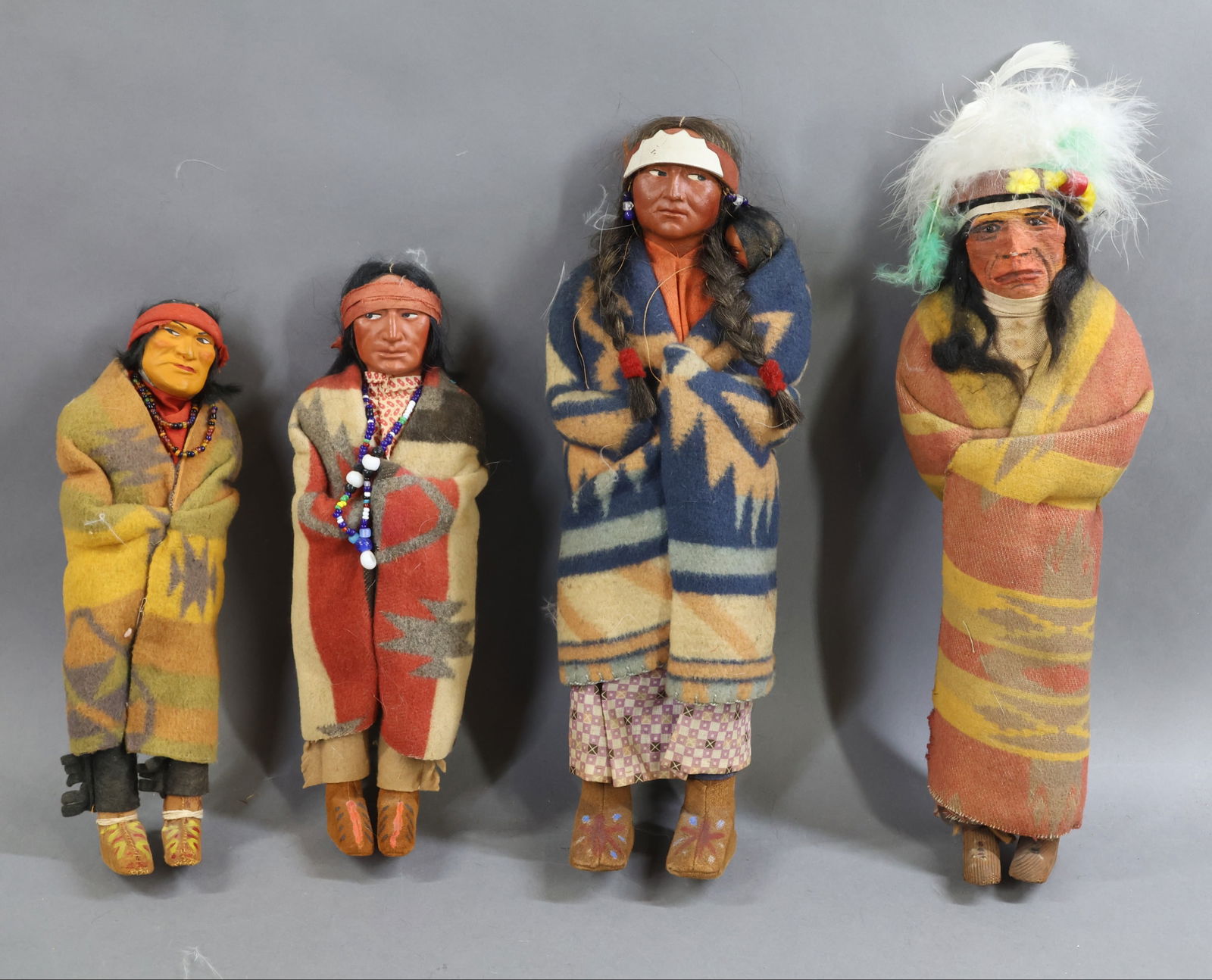 NATIVE AMERICAN DOLLS. (1 of 18)