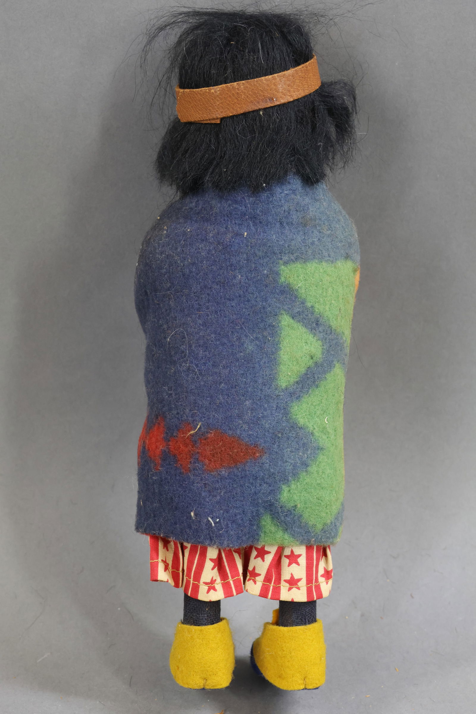 NATIVE AMERICAN DOLLS. - 11