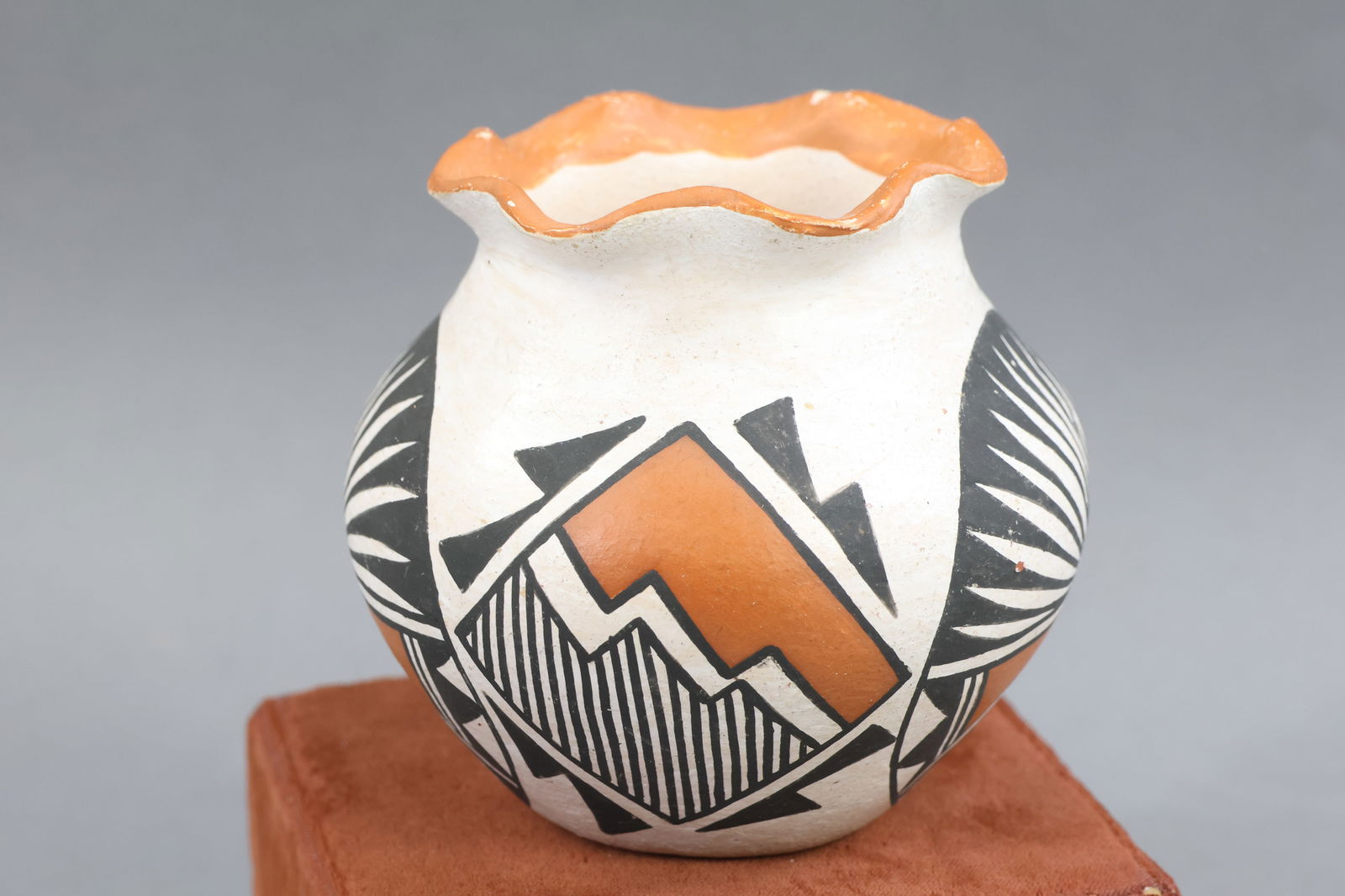 NATIVE AMERICAN DOLLS. - 8