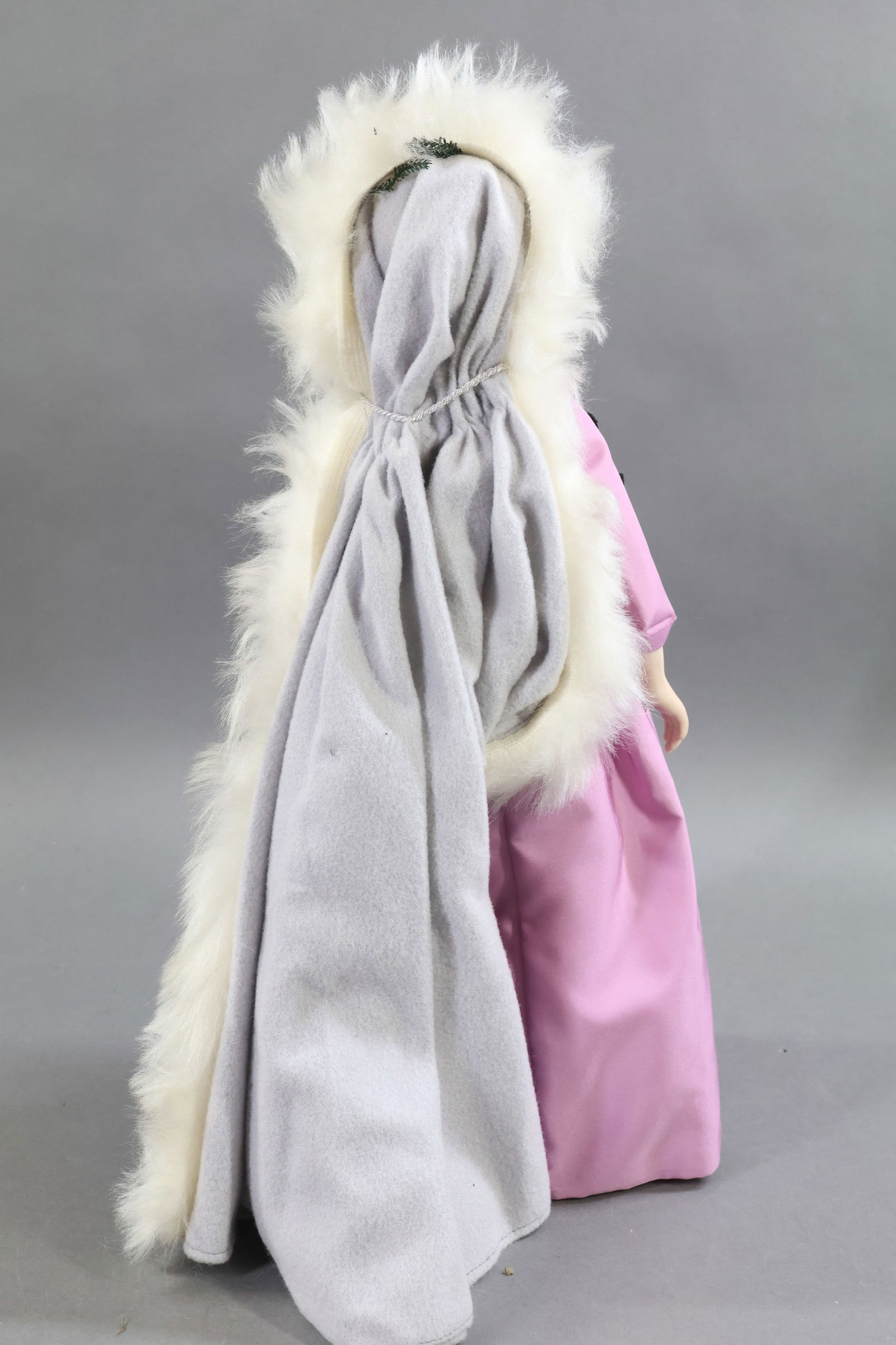 CONTEMPORARY/UFDC DOLLS. - 11