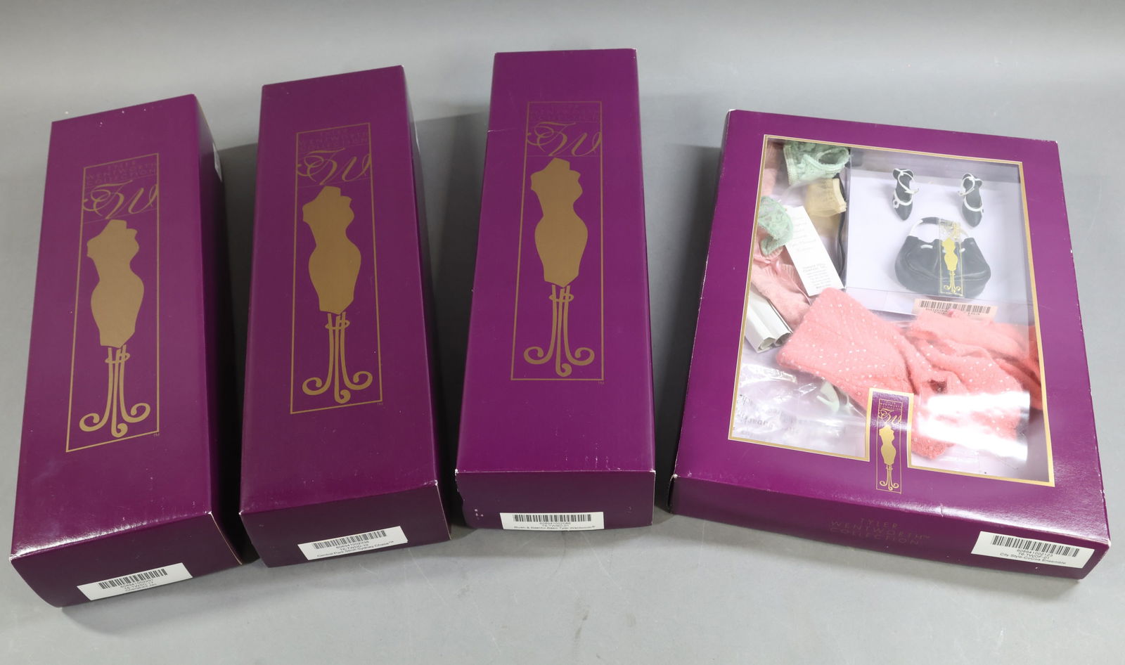 CONTEMPORARY ARTIST DOLLS.: LOT of TYLER WENTWORTH by Robert Tonner. (3) Dolls in OB. "Central Park Stroll - Sydney Chase". "Cherished Jac" with COA Ltd. Ed. of 750 made Exclusively for the Cherished Friends, 2006. Stand in