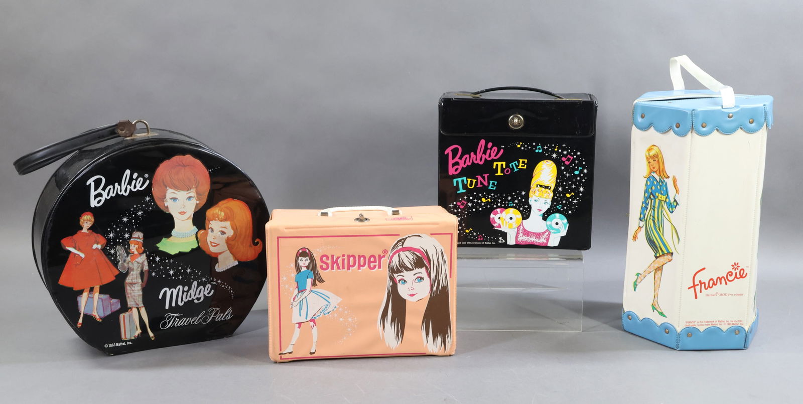 VINTAGE BARBIE/FAMILY. (1 of 4)