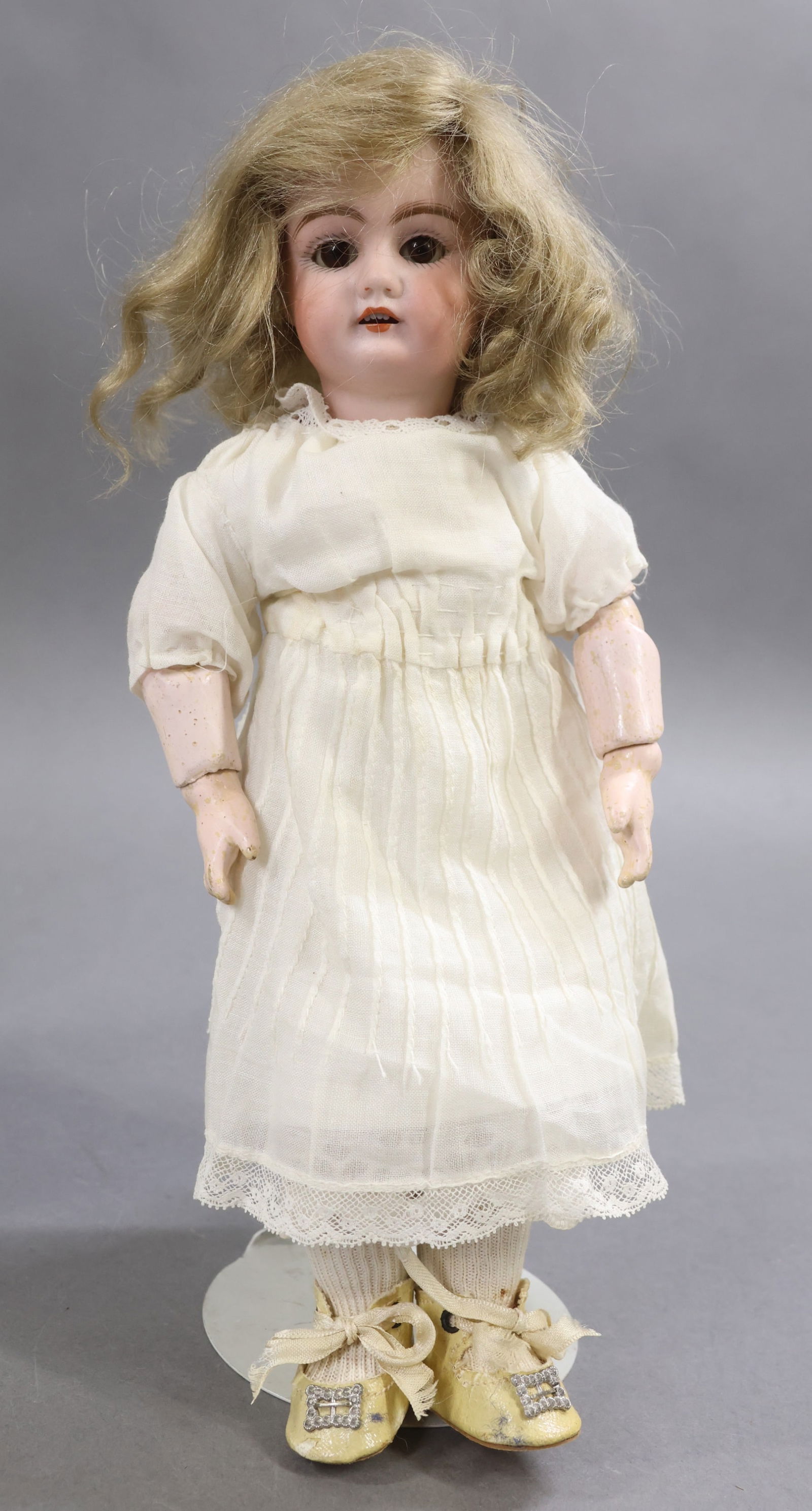 GERMAN BISQUE DOLLS. - 11