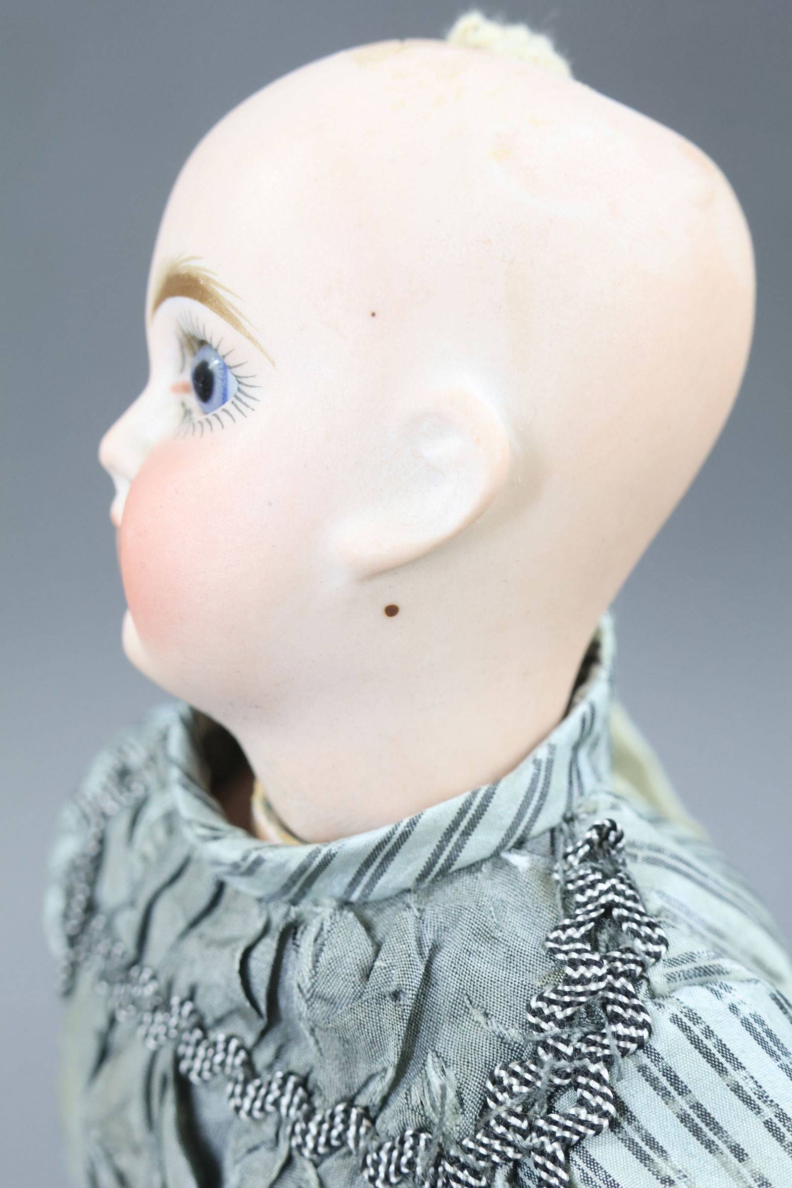 GERMAN/FRENCH BISQUE DOLLS. - 10