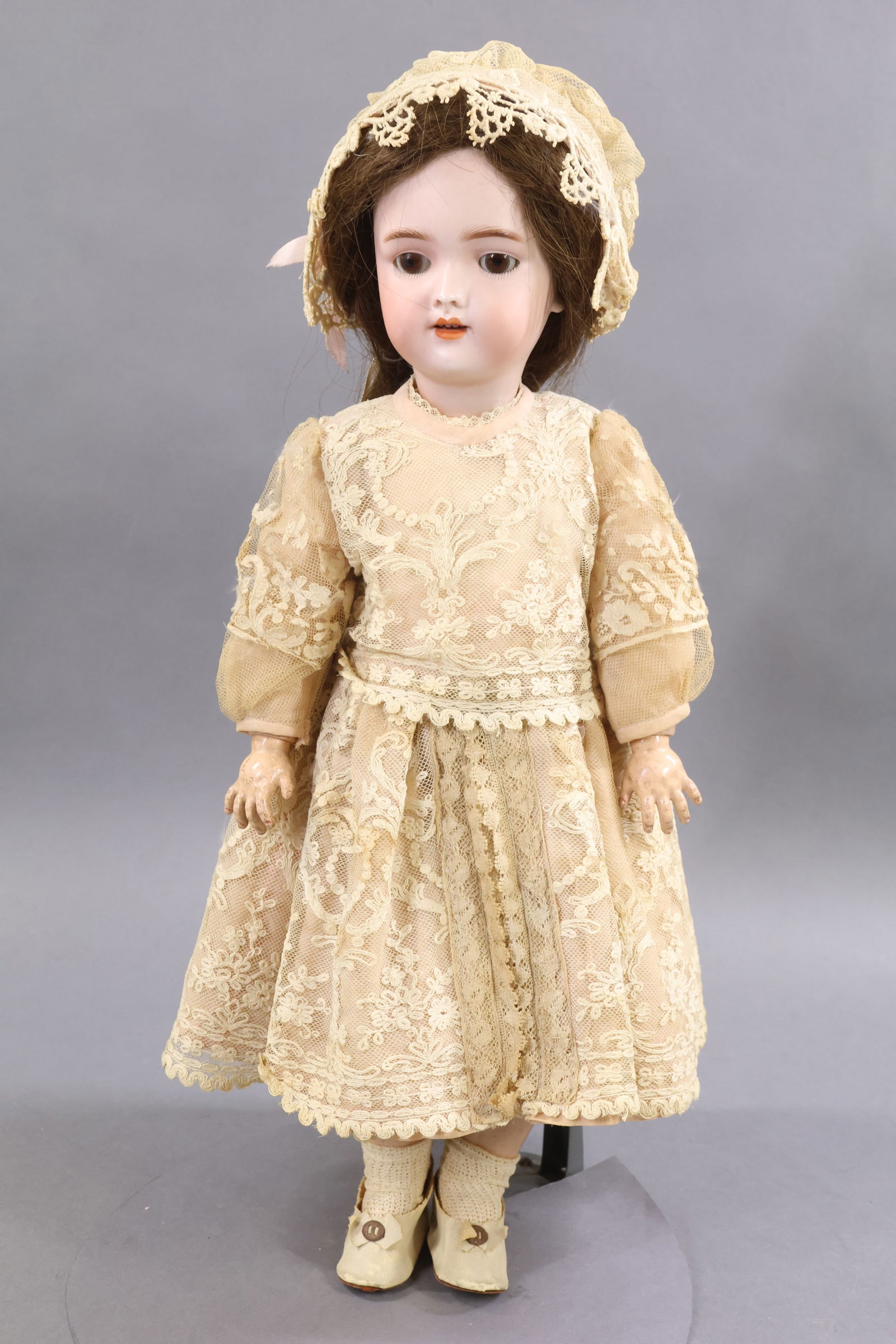 GERMAN/FRENCH BISQUE DOLLS. - 12