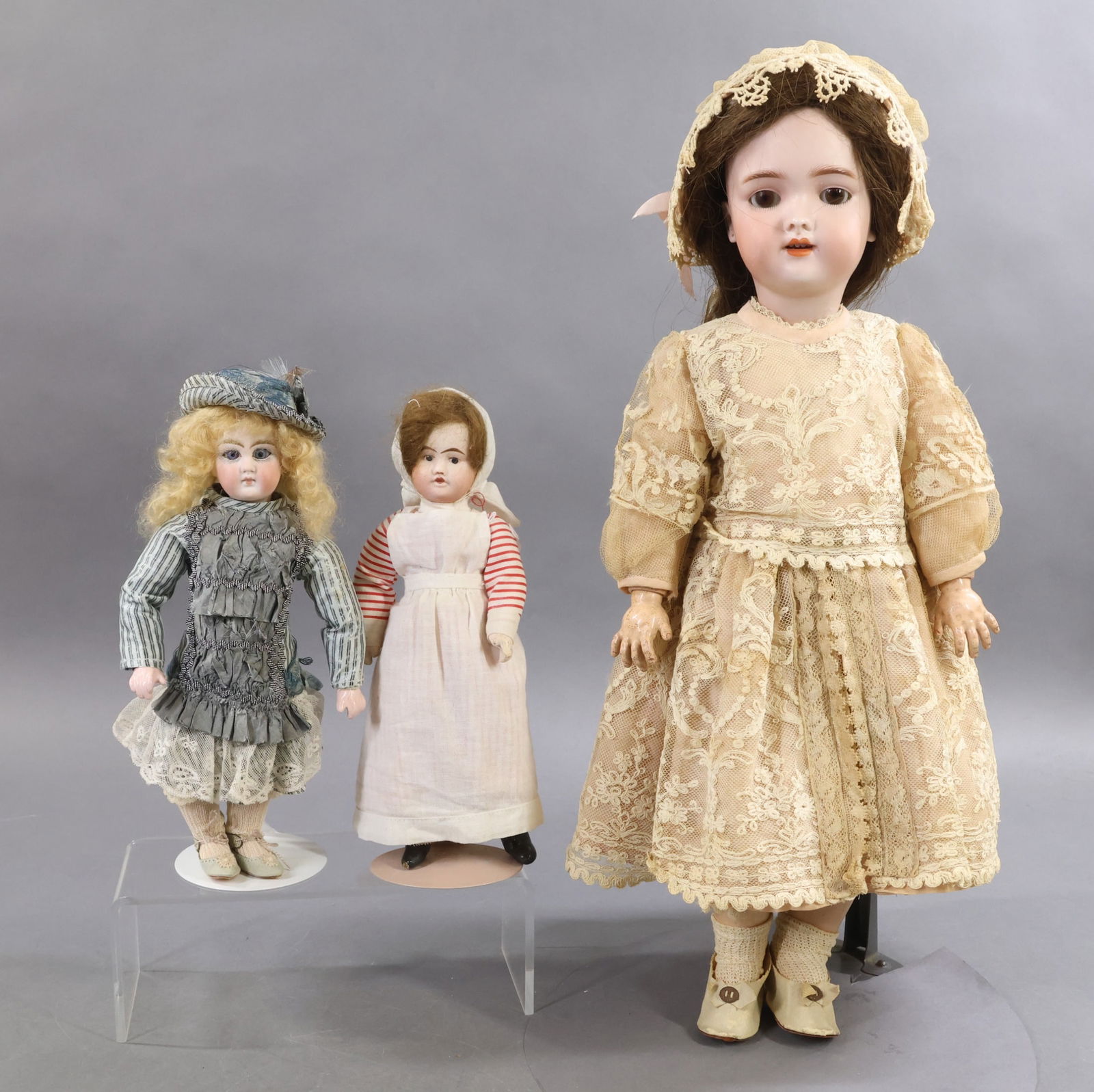 GERMAN/FRENCH BISQUE DOLLS. (1 of 19)
