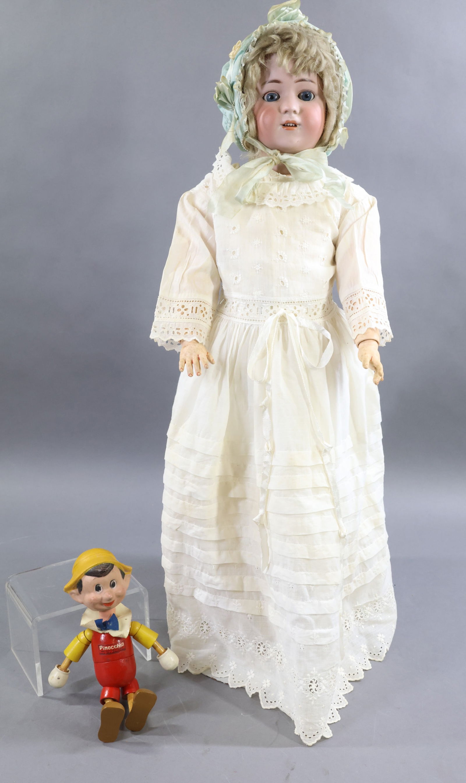 GERMAN BISQUE DOLLS. (1 of 12)