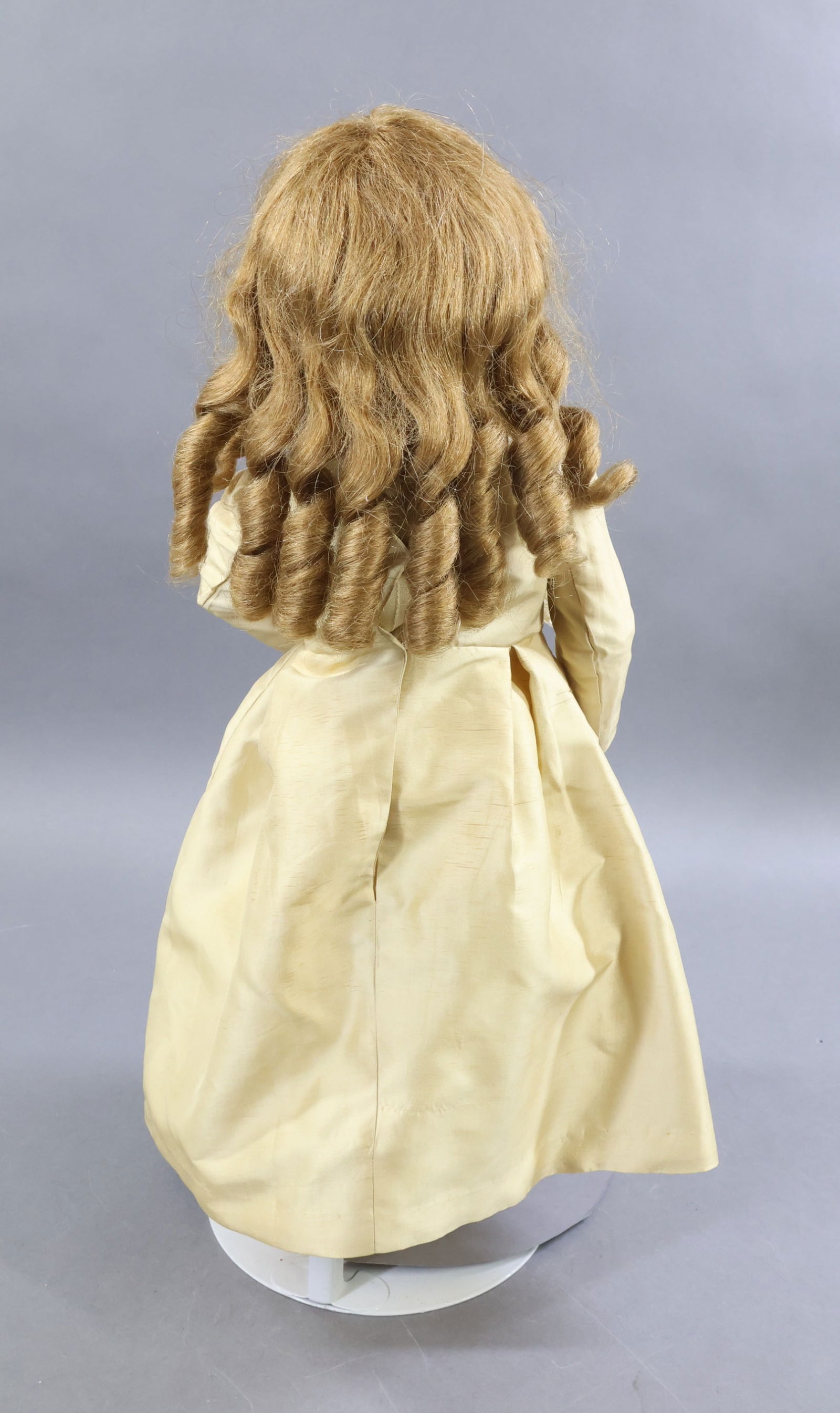 GERMAN/FRENCH BISQUE DOLLS. - 10