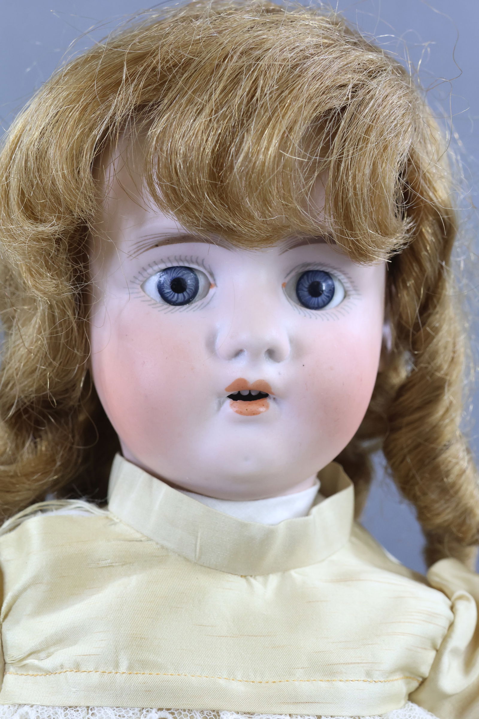 GERMAN/FRENCH BISQUE DOLLS. - 6