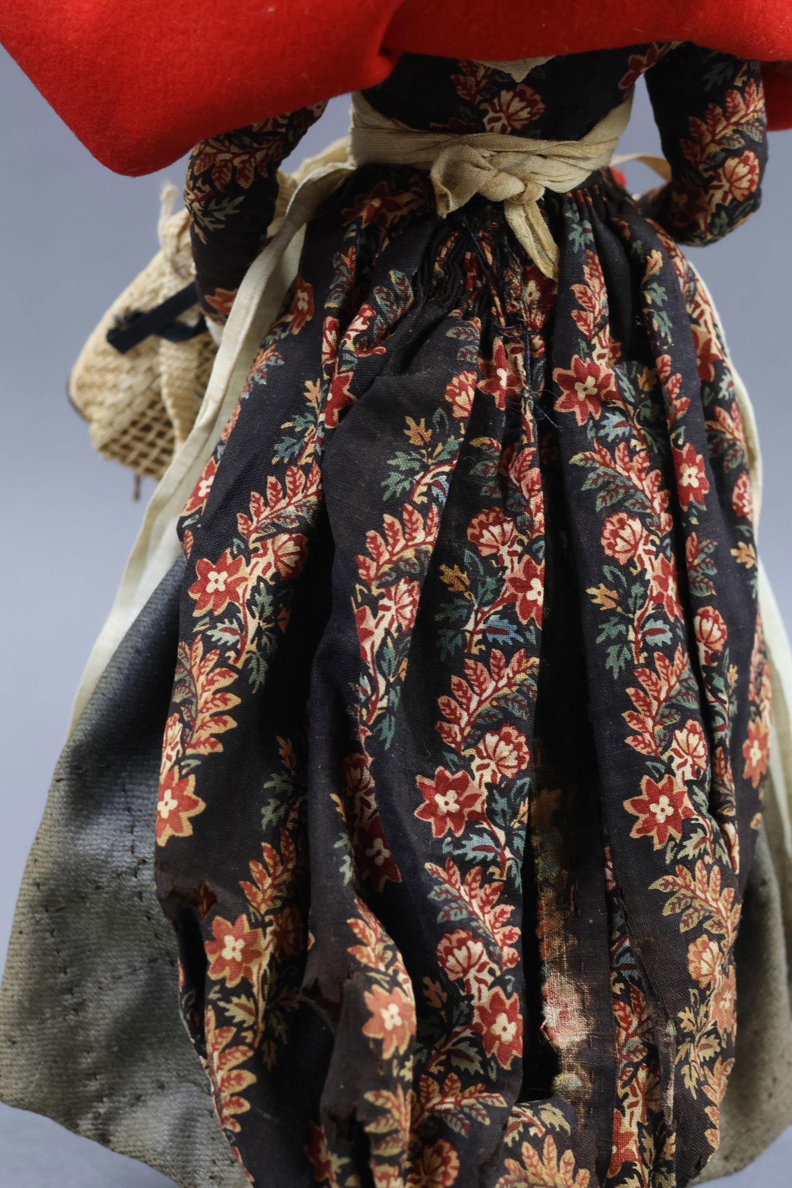 ANTIQUE PEDDLER. - 10