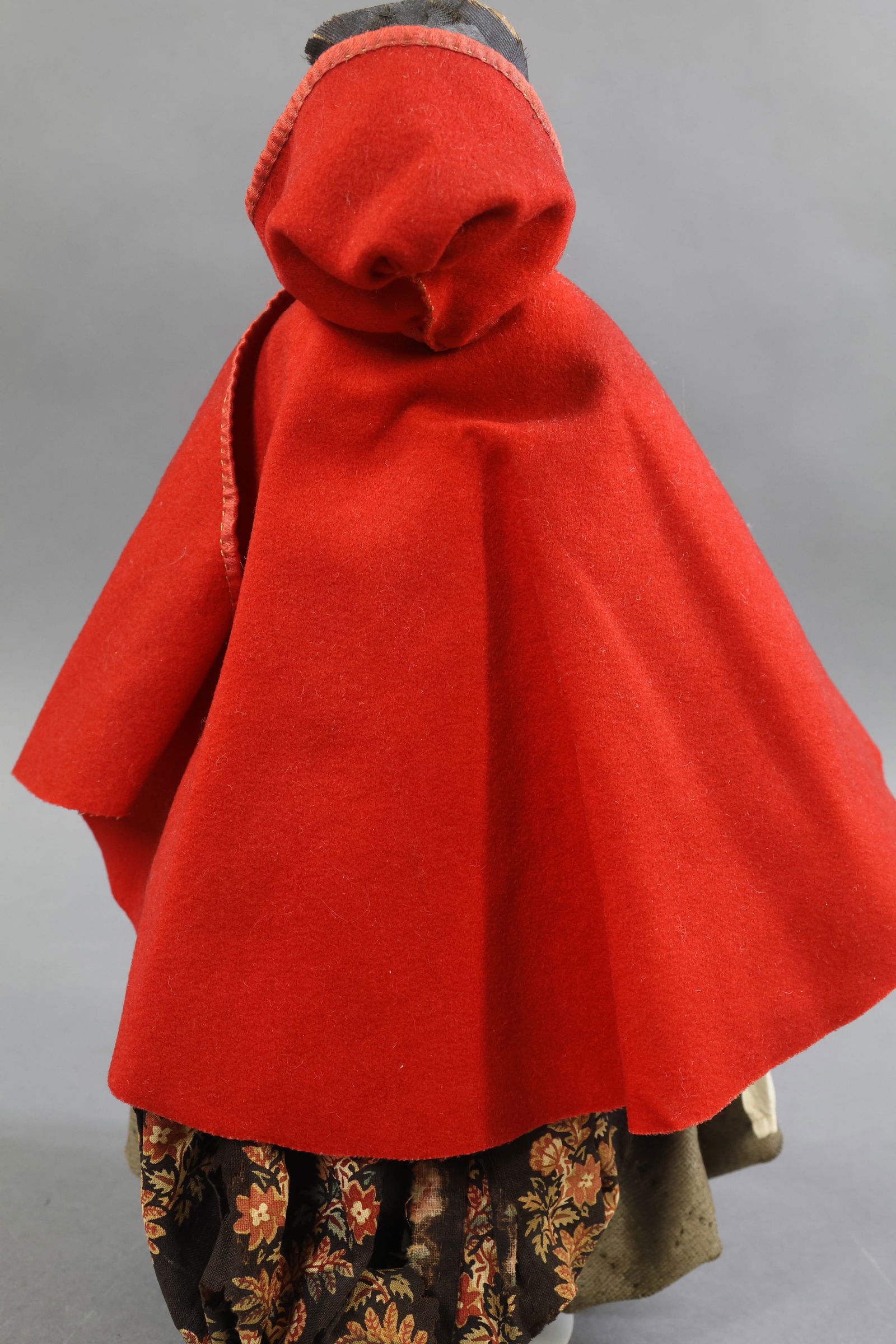 ANTIQUE PEDDLER. - 11