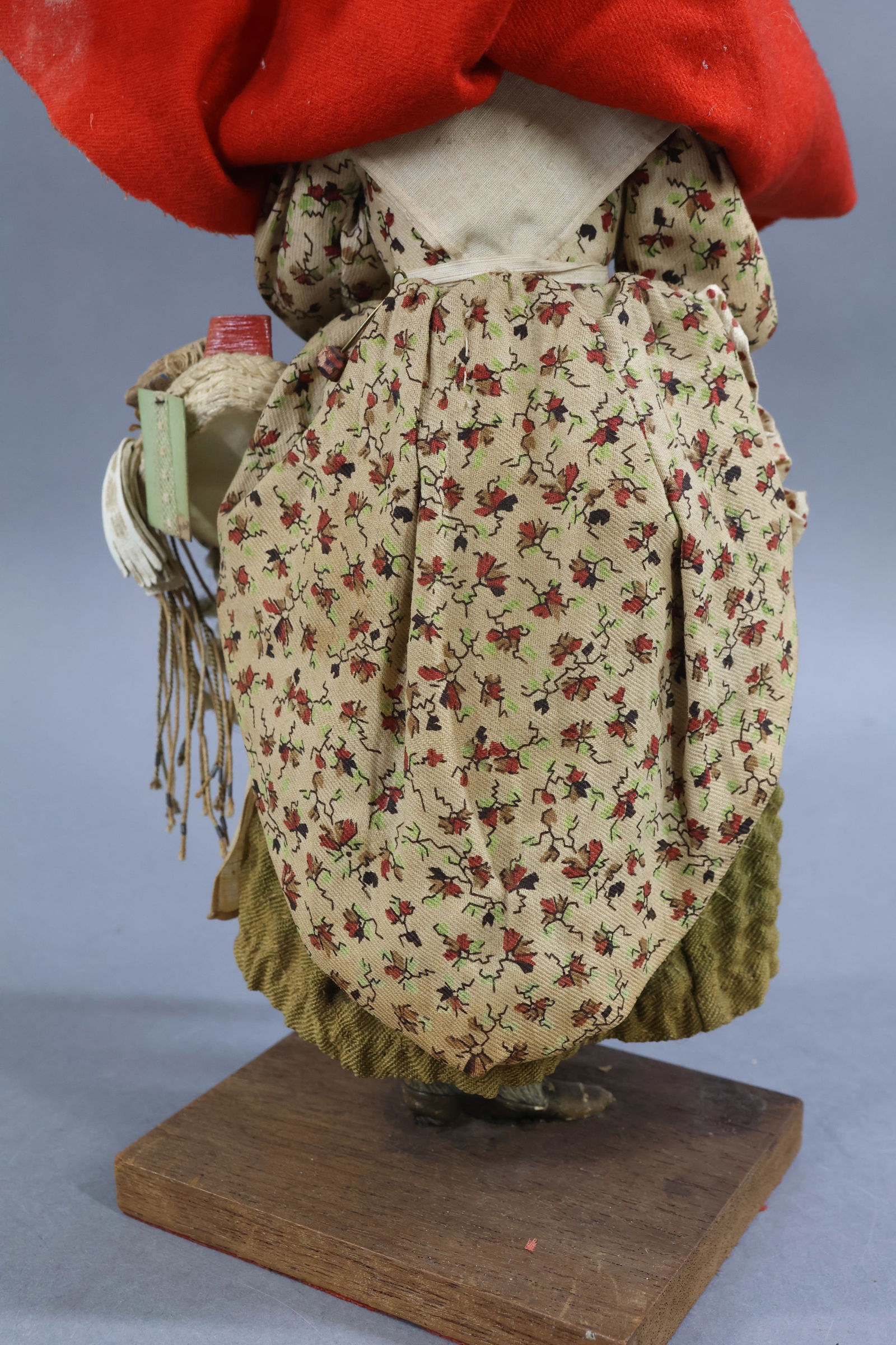 ANTIQUE PEDDLER. - 9