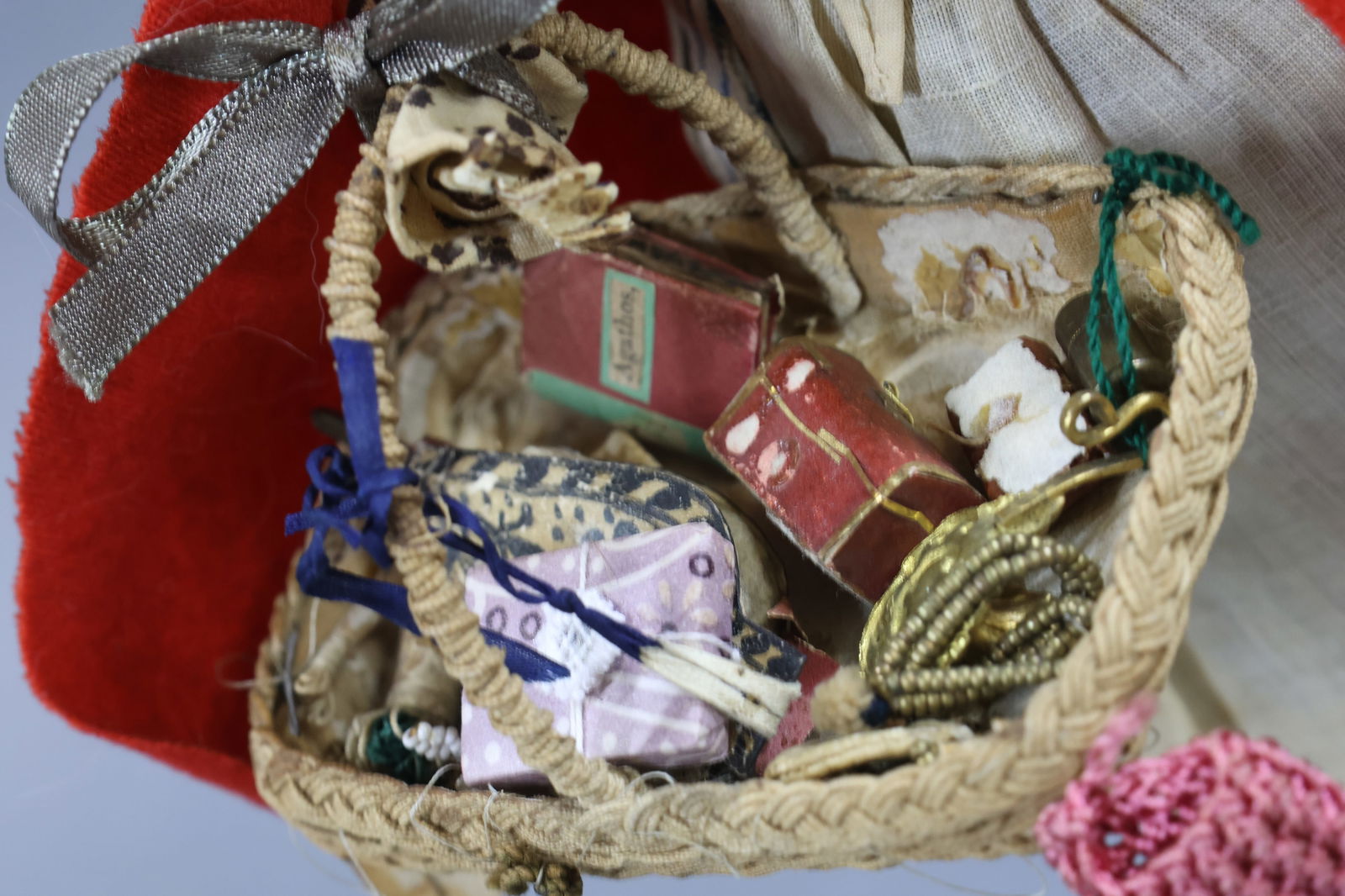 ANTIQUE PEDDLER. - 4