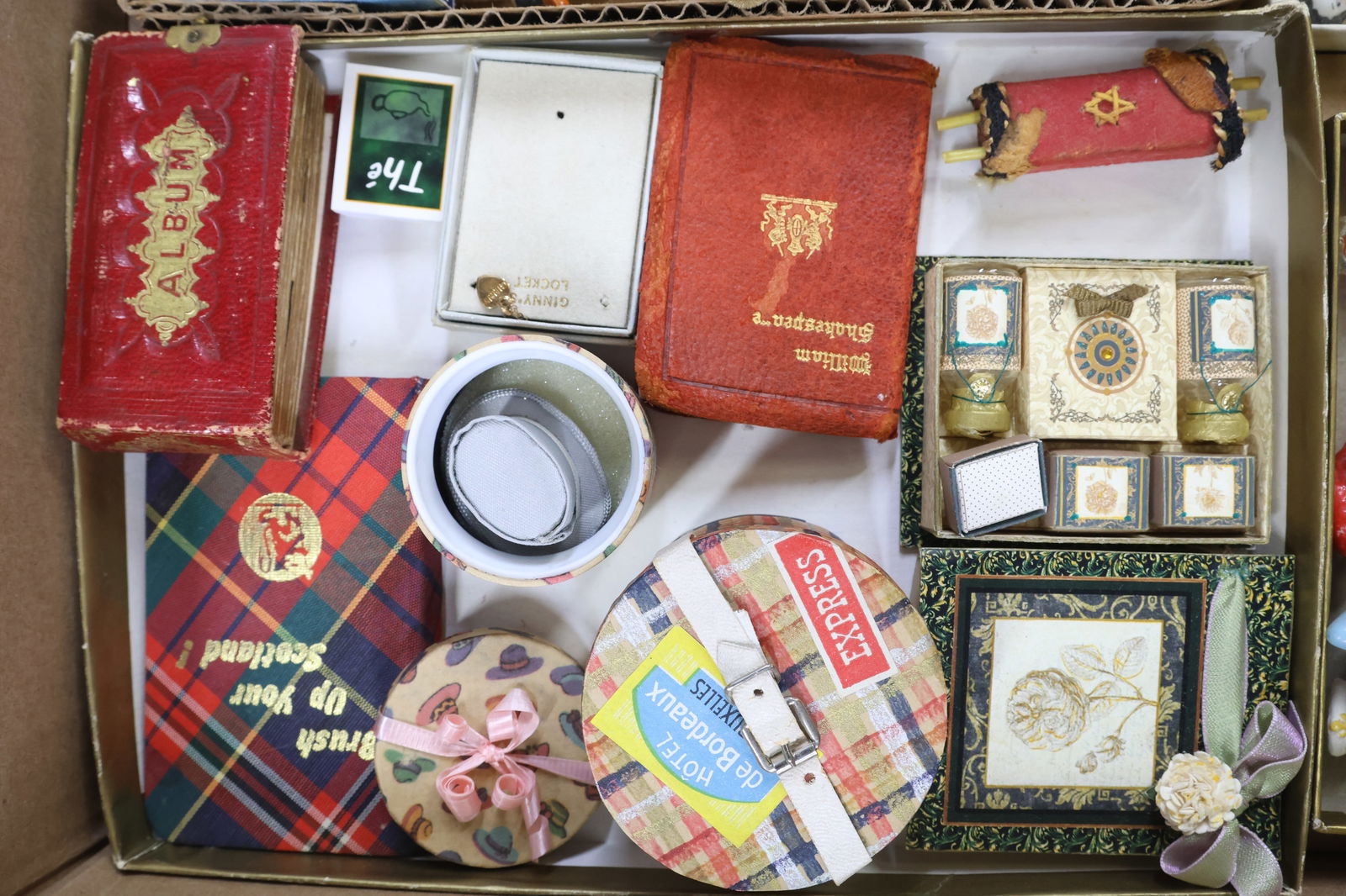 MINIATURES/DOLLS. - 5