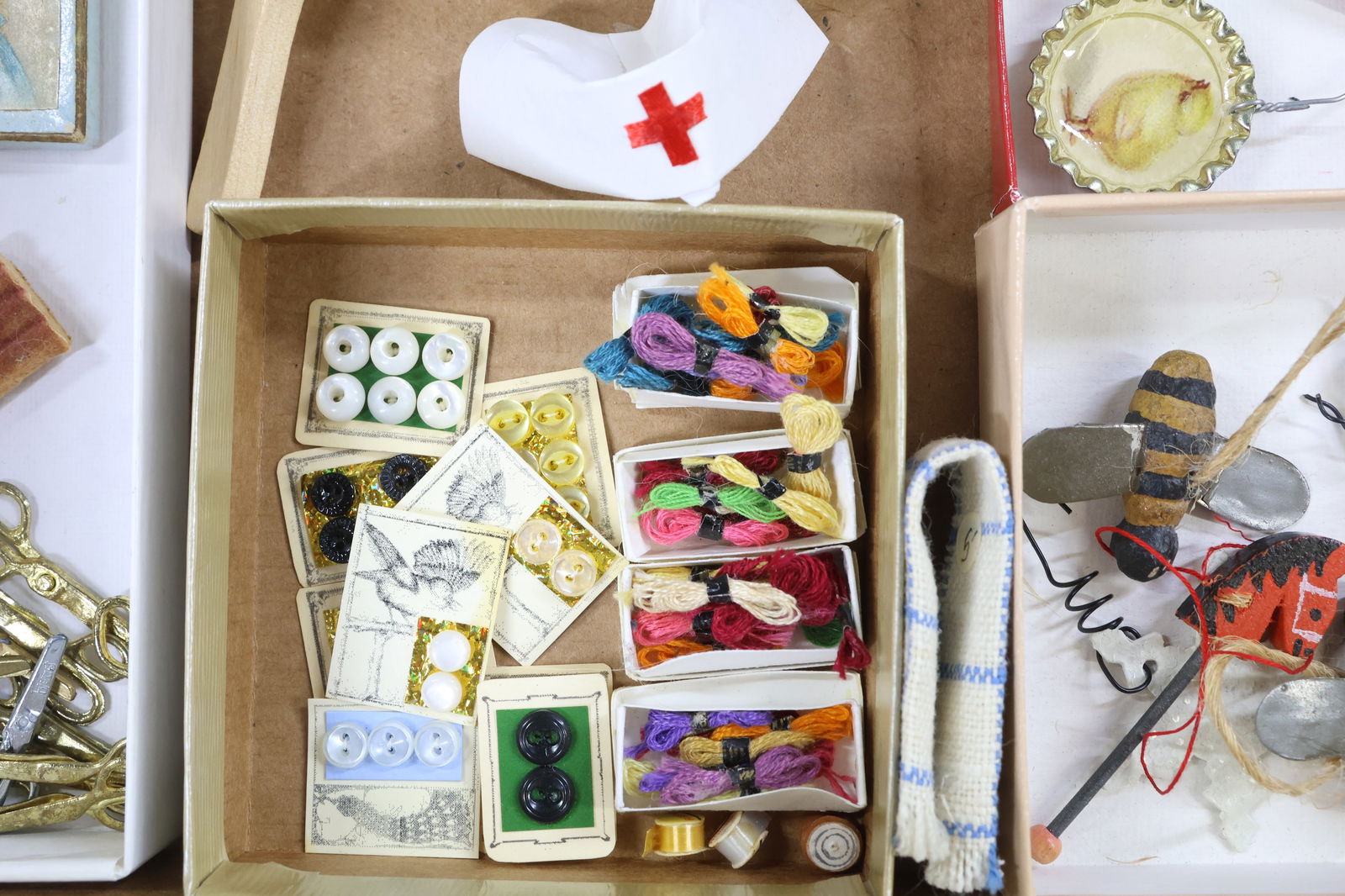 MINIATURES/DOLLS - 8