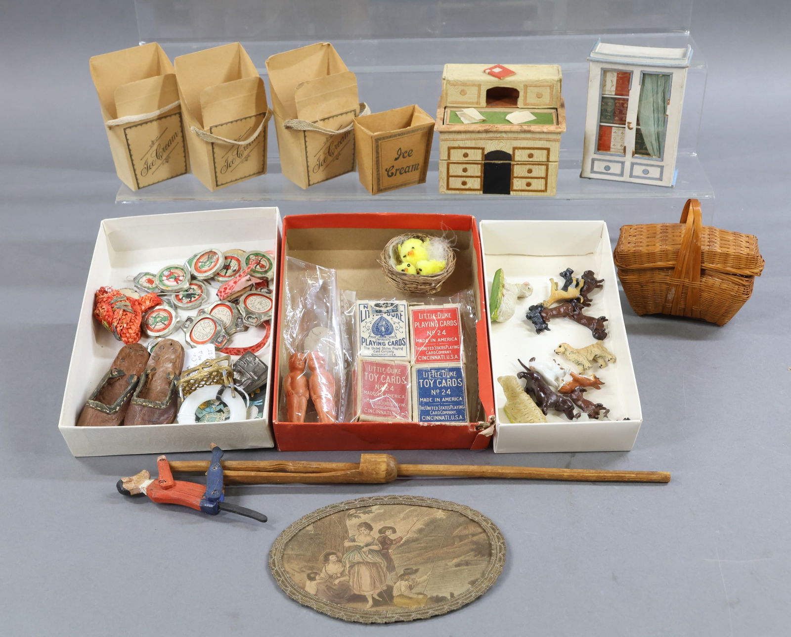 MINIATURES/DOLLS. (1 of 10)