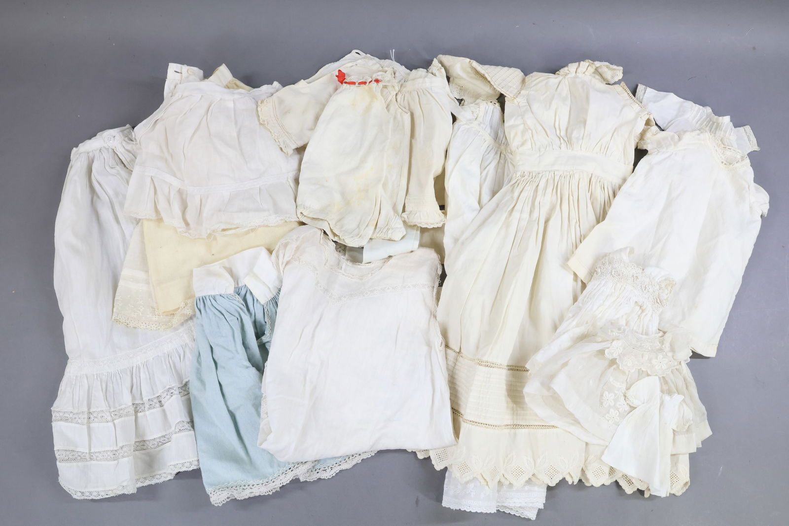 ANTIQUE CLOTHING, ACCESSORIES. (1 of 5)