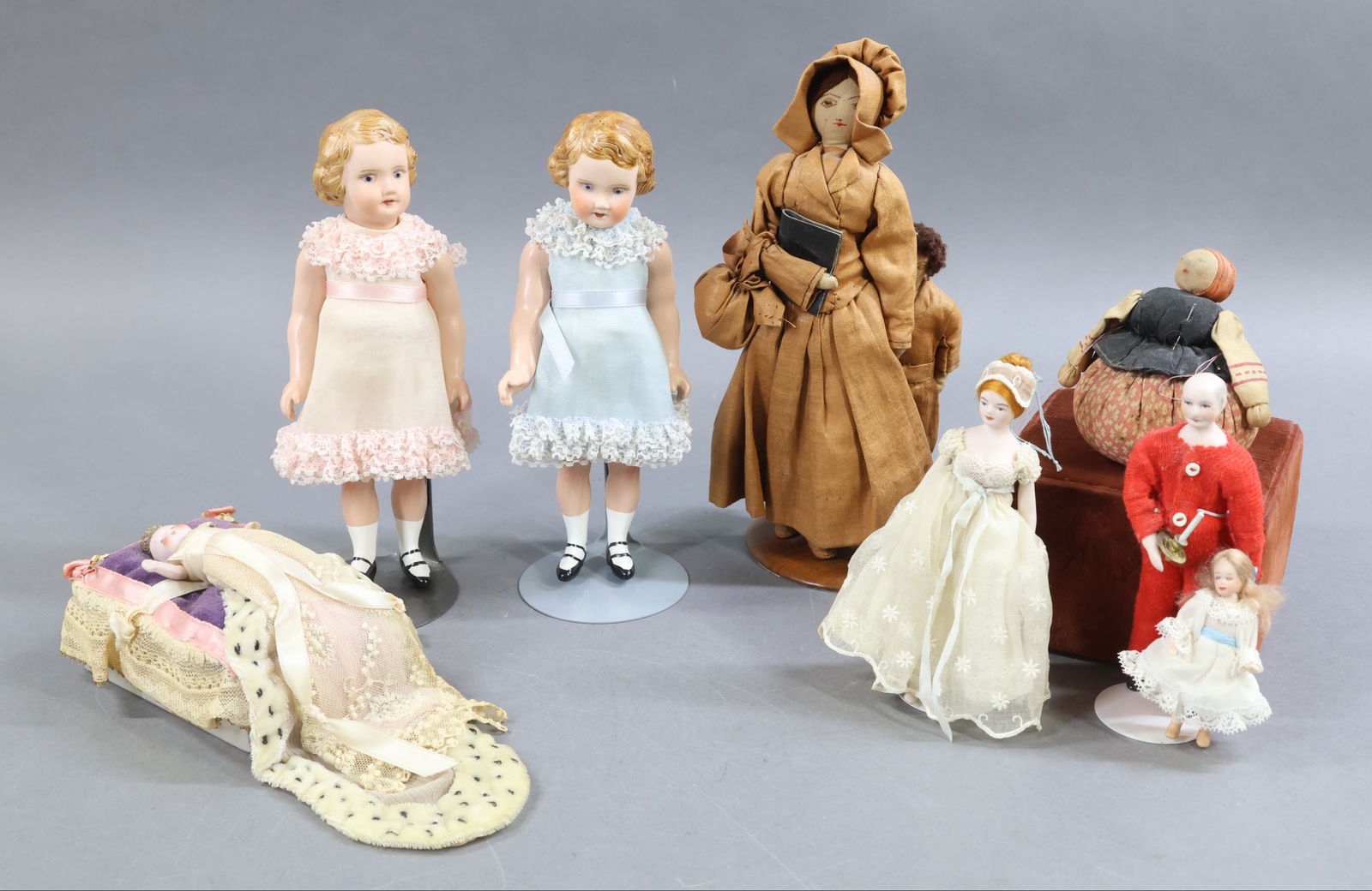 SMALL BISQUE & OTHER DOLLS. (1 of 11)