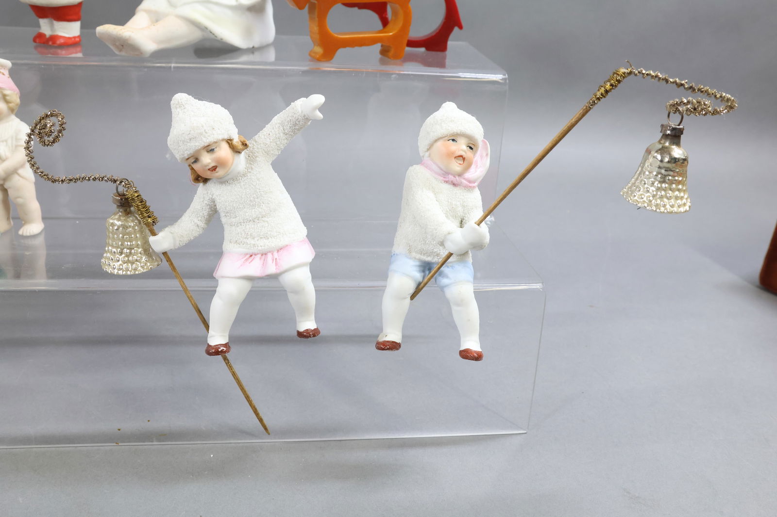 HOLIDAY/NOVELTIES. - 10